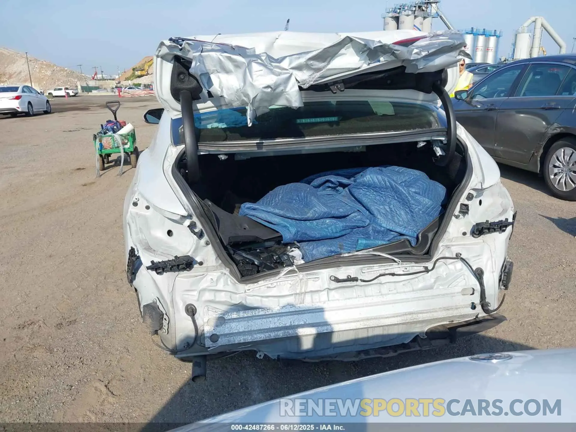 16 Photograph of a damaged car 4T1C31AK5RU078821 TOYOTA CAMRY HYBRID 2024