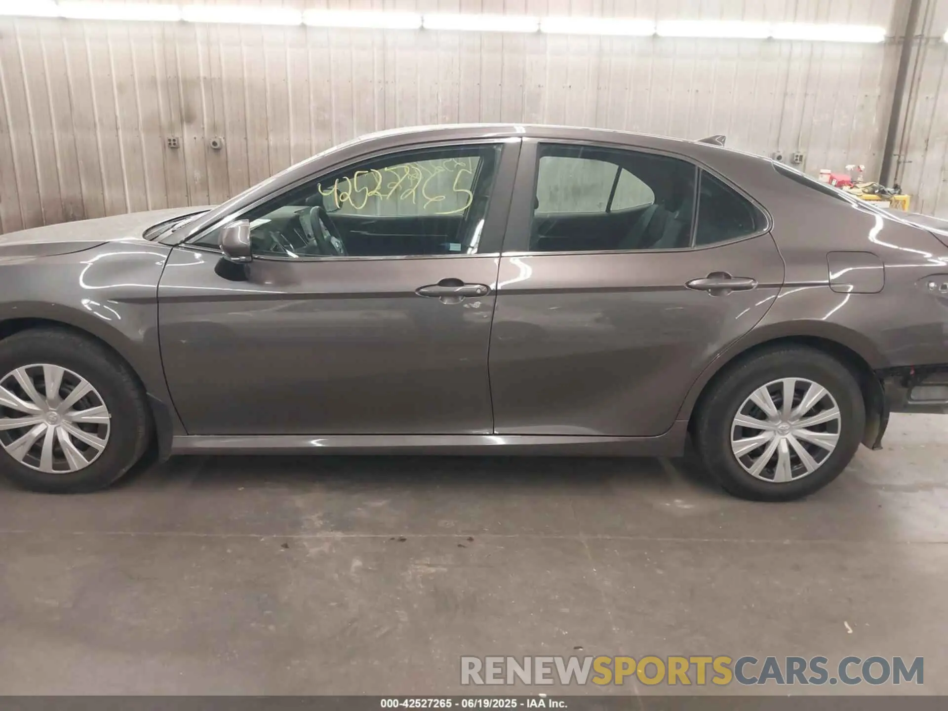 15 Photograph of a damaged car 4T1C31AK5RU626333 TOYOTA CAMRY HYBRID 2024