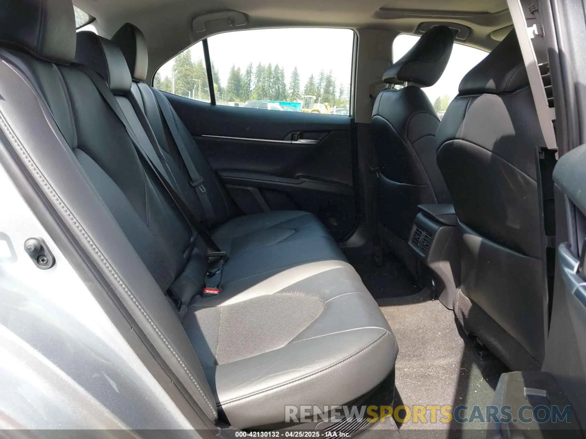 8 Photograph of a damaged car 4T1F31AK4RU622545 TOYOTA CAMRY HYBRID 2024
