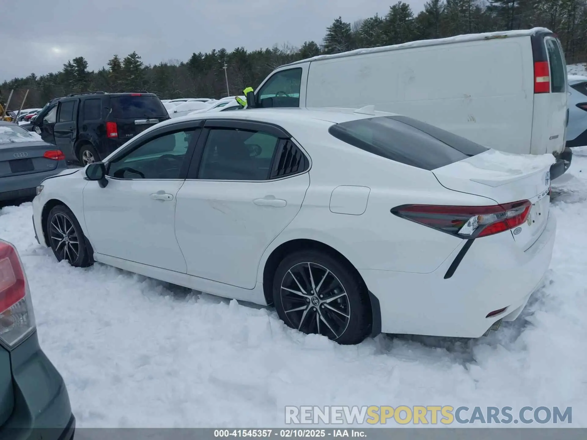 14 Photograph of a damaged car 4T1G31AK2RU073447 TOYOTA CAMRY HYBRID 2024