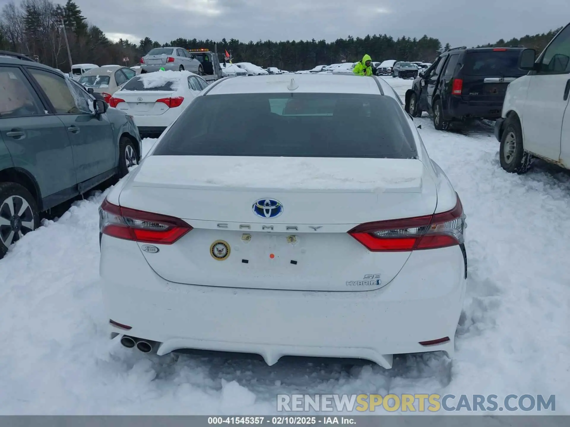 16 Photograph of a damaged car 4T1G31AK2RU073447 TOYOTA CAMRY HYBRID 2024