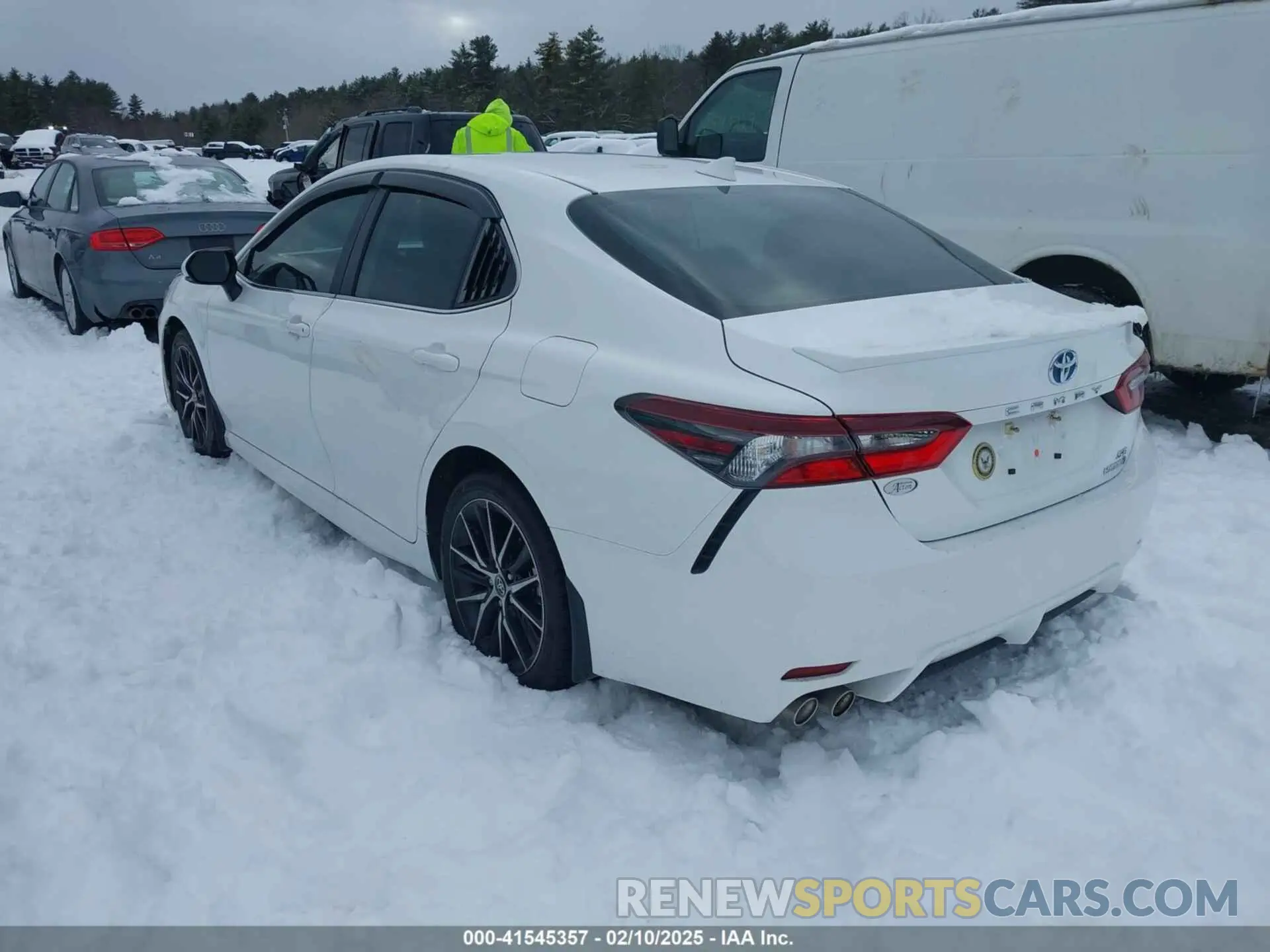 3 Photograph of a damaged car 4T1G31AK2RU073447 TOYOTA CAMRY HYBRID 2024