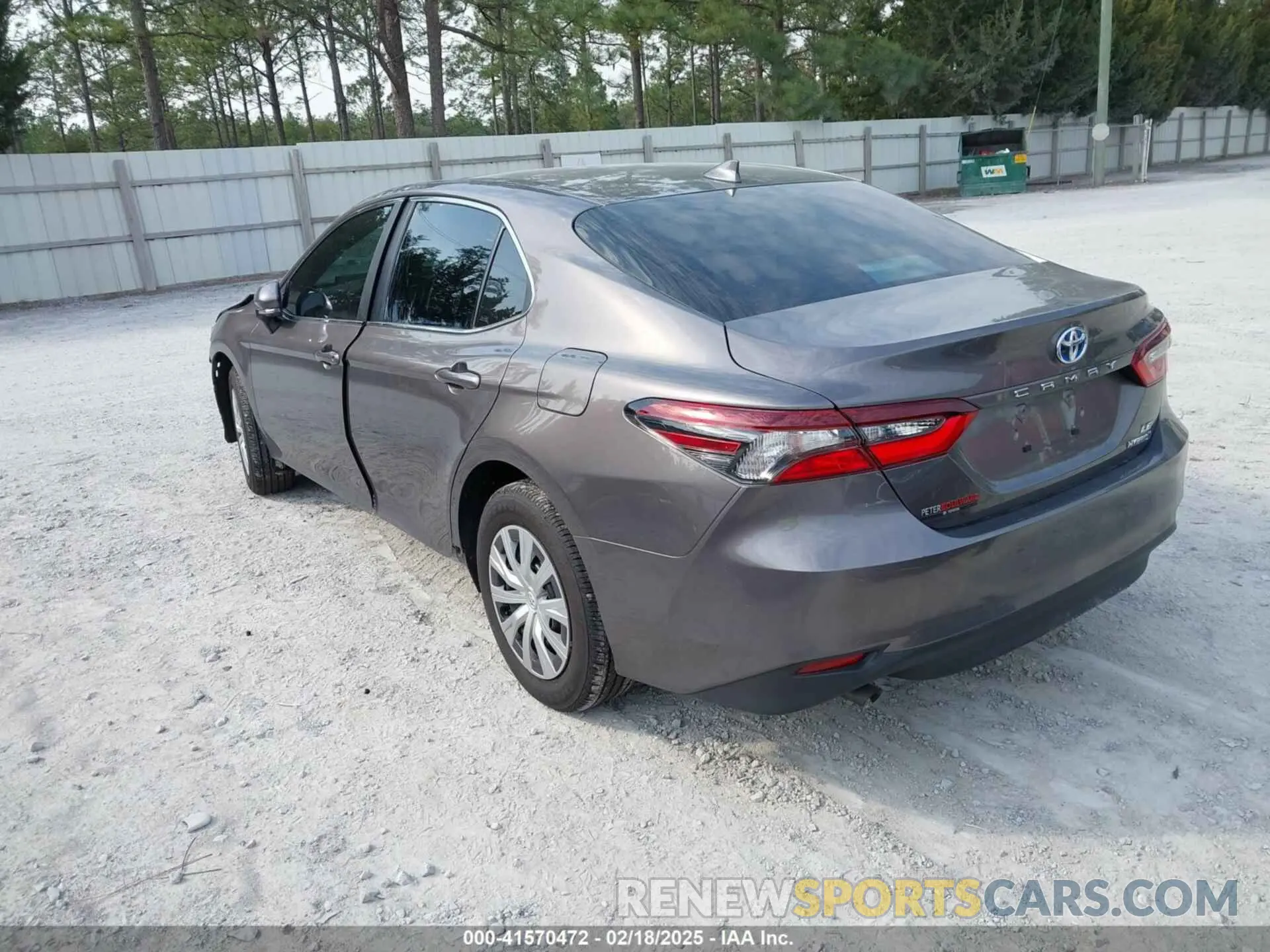 3 Фотография поврежденного автомобиля 4T1H31AK5RU629030 TOYOTA CAMRY HYBRID 2024