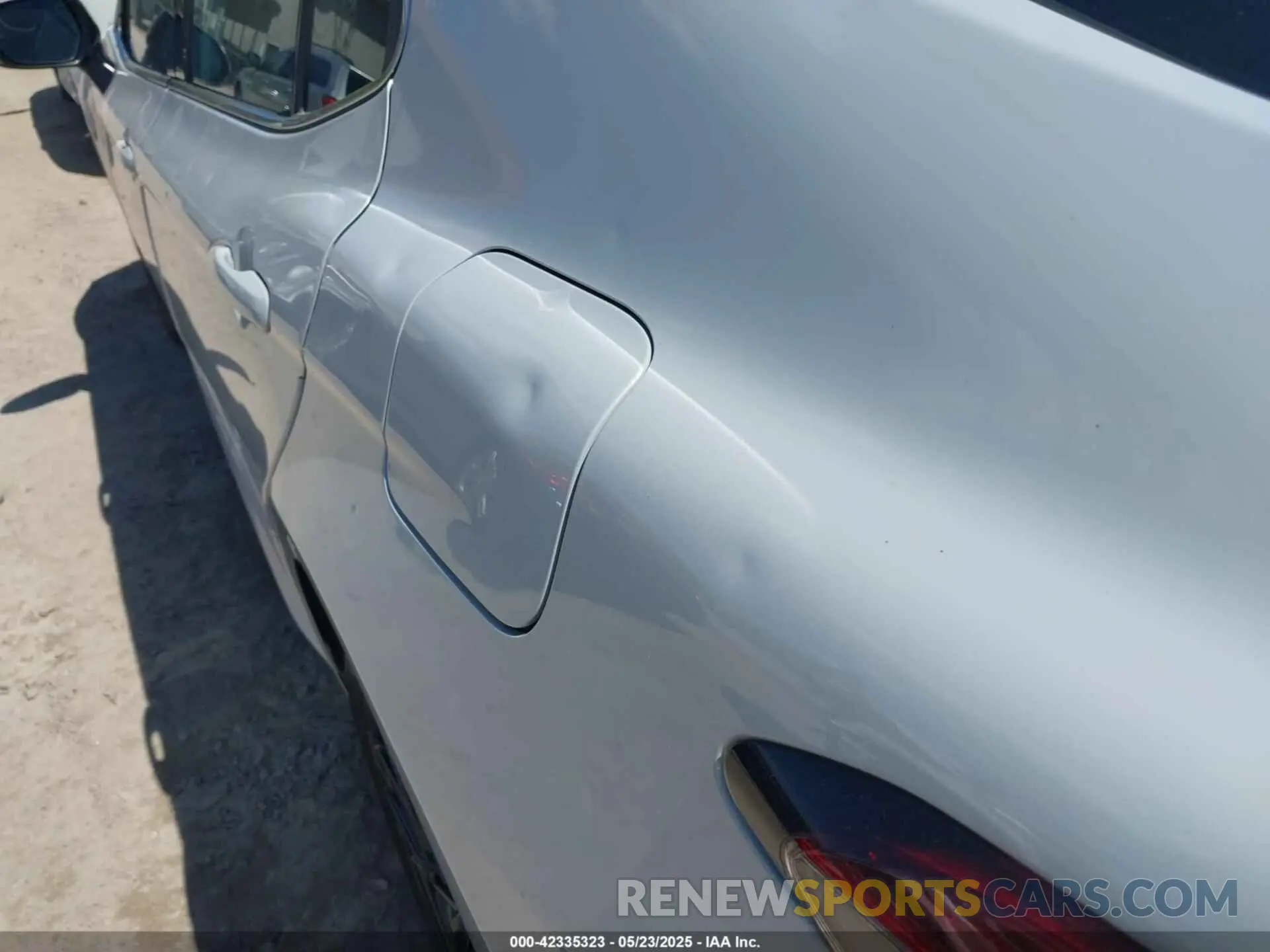 18 Photograph of a damaged car 4T1K31AK1RU063874 TOYOTA CAMRY HYBRID 2024