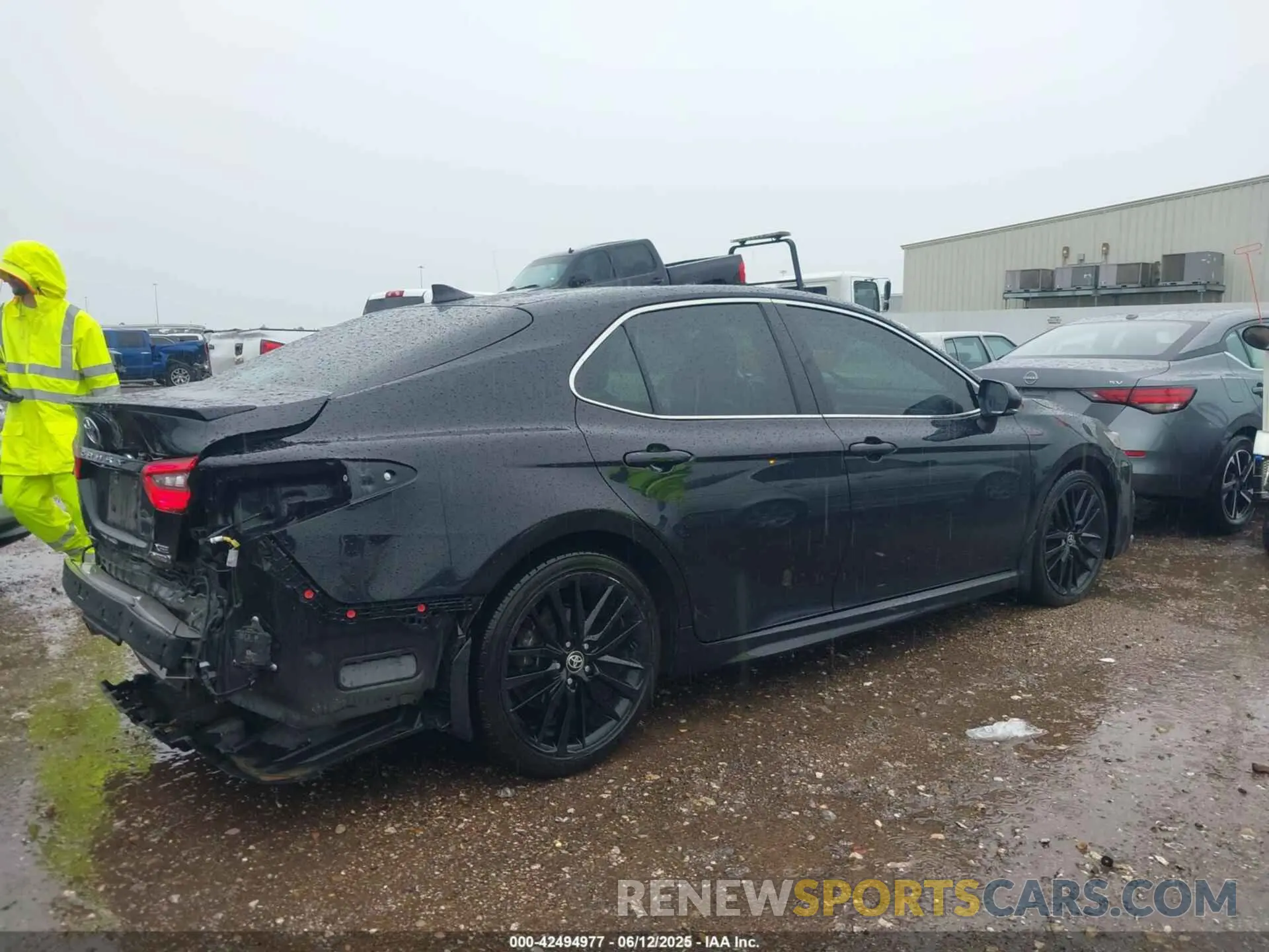 4 Фотография поврежденного автомобиля 4T1K31AK3RU624897 TOYOTA CAMRY HYBRID 2024
