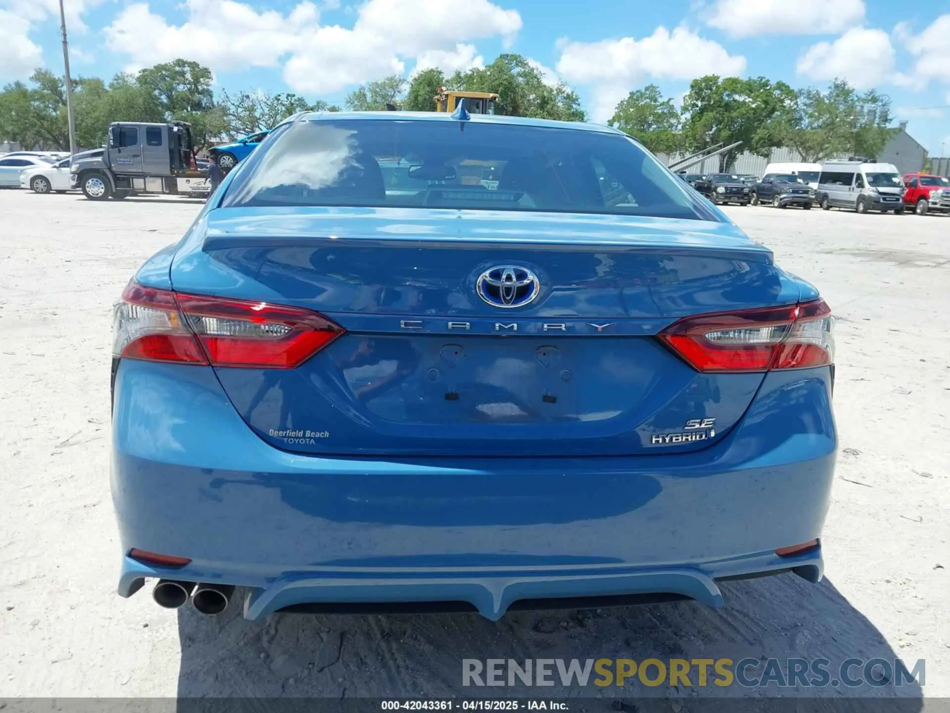 16 Photograph of a damaged car 4T1S31AK1RU061185 TOYOTA CAMRY HYBRID 2024