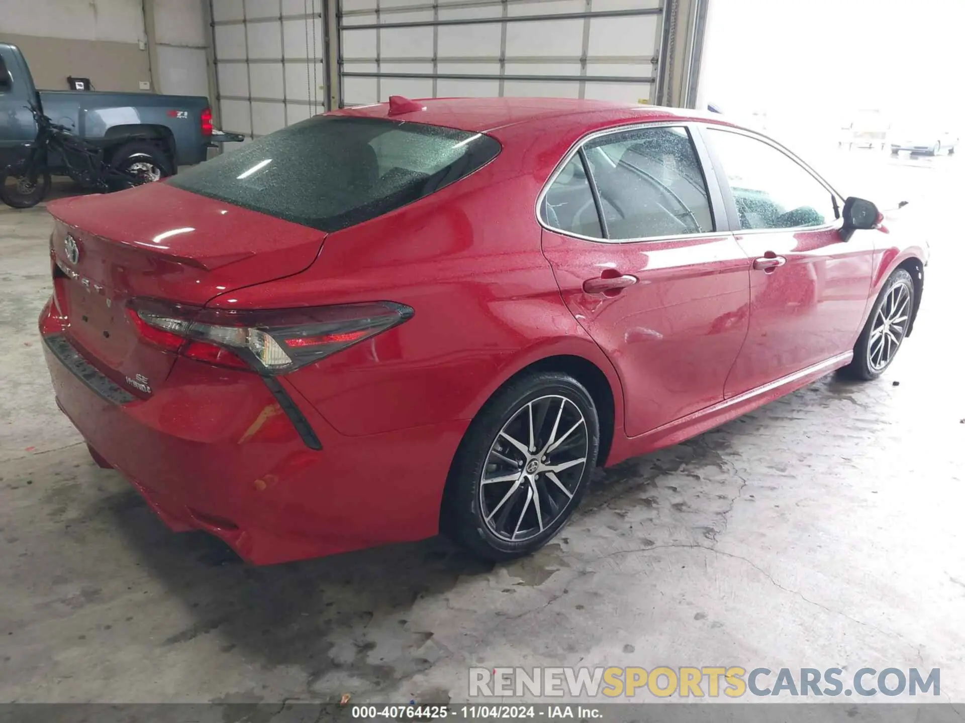 4 Photograph of a damaged car 4T1S31AK9RU069793 TOYOTA CAMRY HYBRID 2024