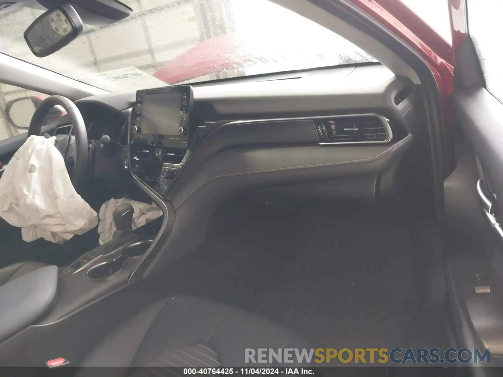 5 Photograph of a damaged car 4T1S31AK9RU069793 TOYOTA CAMRY HYBRID 2024