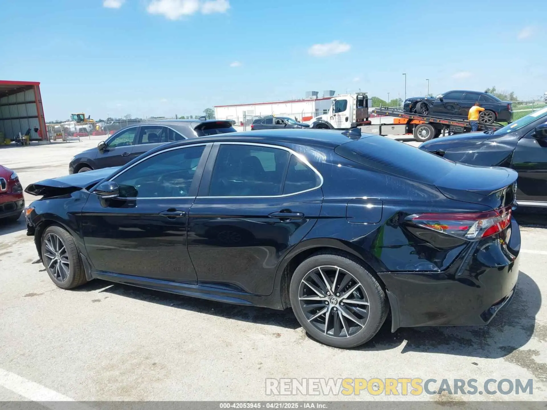 14 Photograph of a damaged car 4T1S31AK9RU621115 TOYOTA CAMRY HYBRID 2024