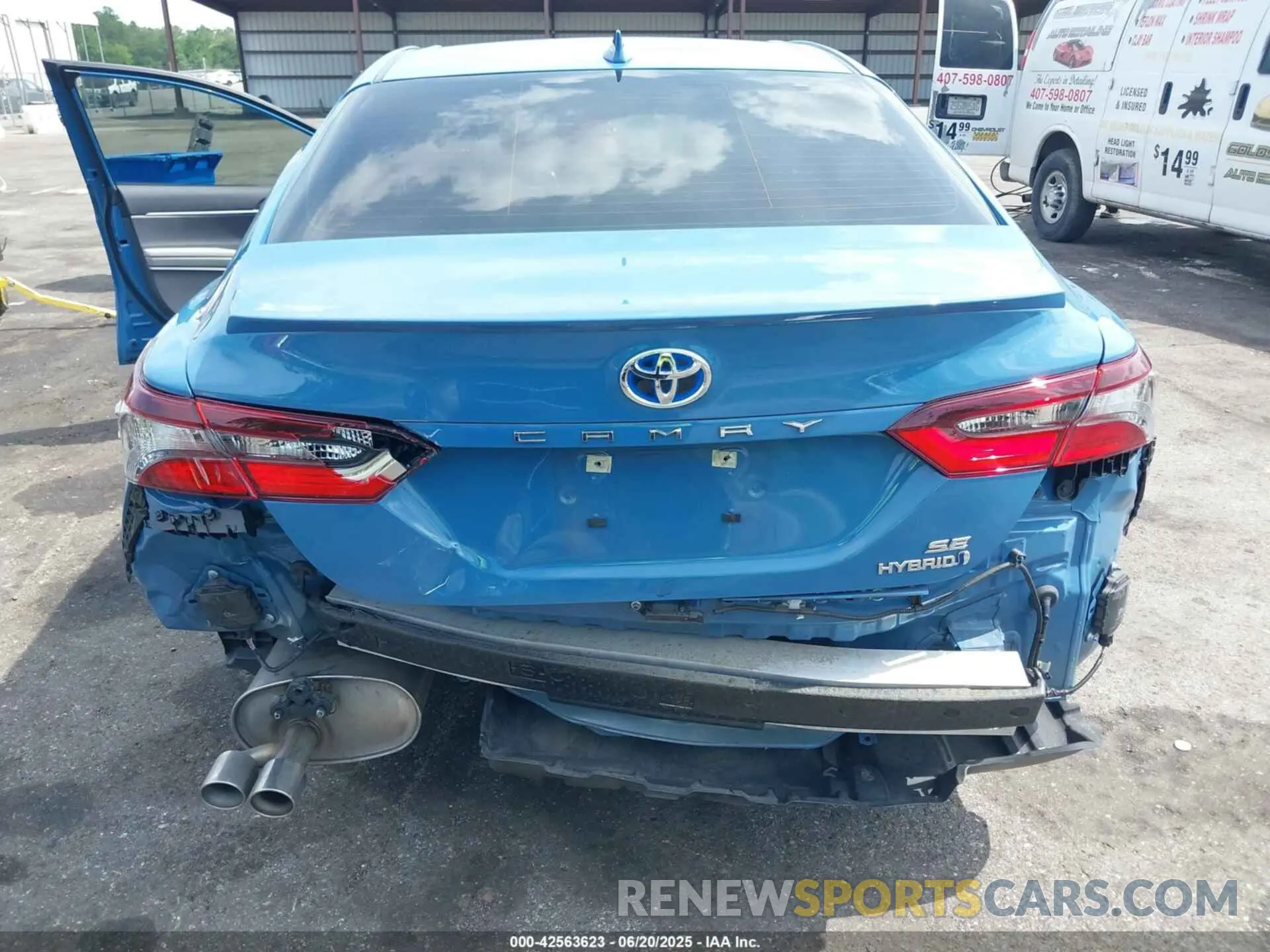 17 Photograph of a damaged car 4T1S31AKXRU075697 TOYOTA CAMRY HYBRID 2024