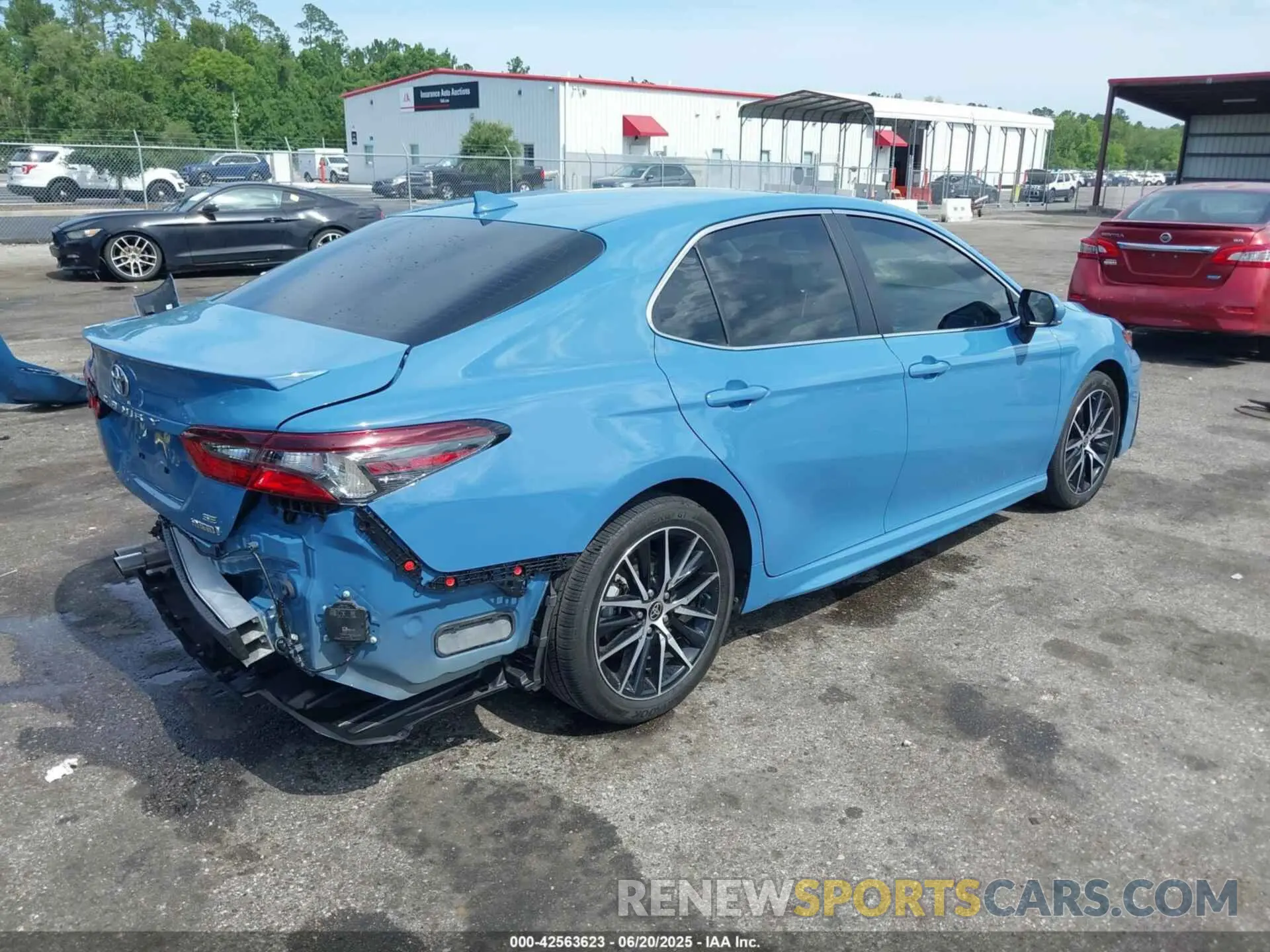 4 Photograph of a damaged car 4T1S31AKXRU075697 TOYOTA CAMRY HYBRID 2024