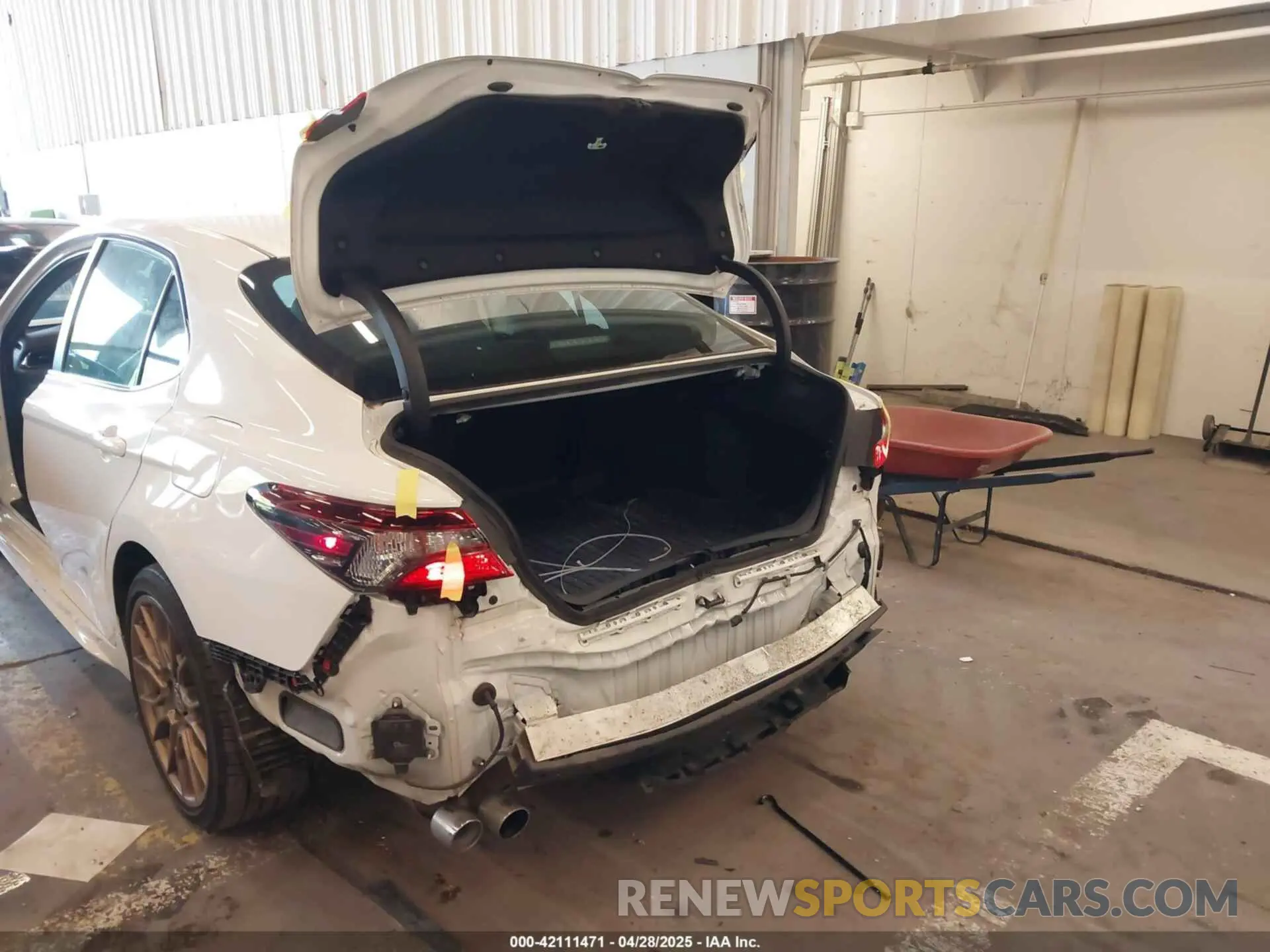 22 Photograph of a damaged car 4T1T31AK0RU073025 TOYOTA CAMRY HYBRID 2024
