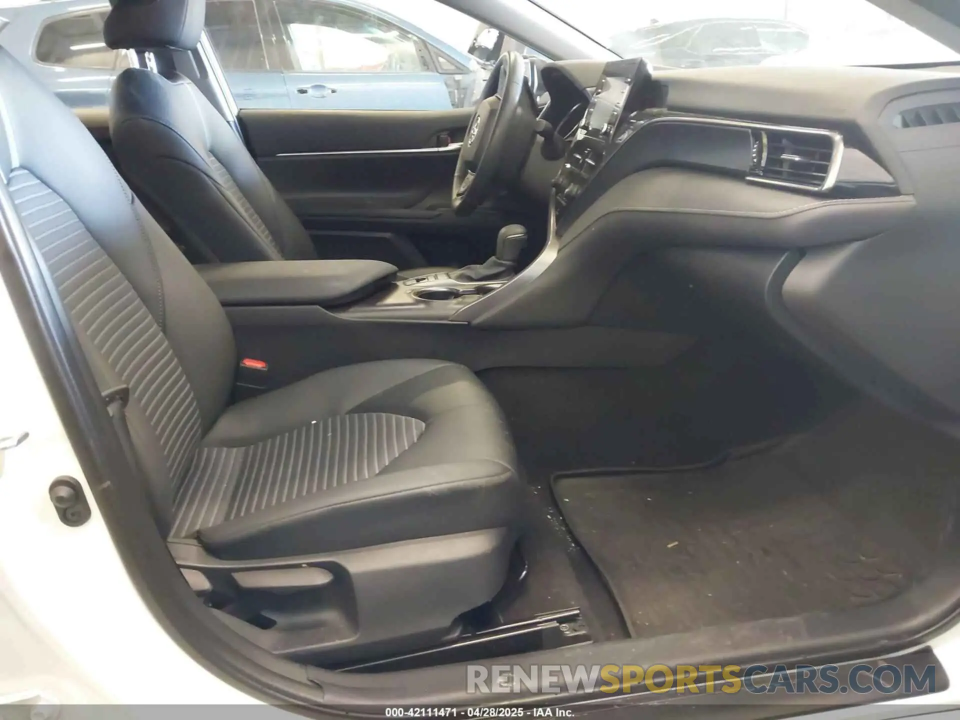 5 Photograph of a damaged car 4T1T31AK0RU073025 TOYOTA CAMRY HYBRID 2024