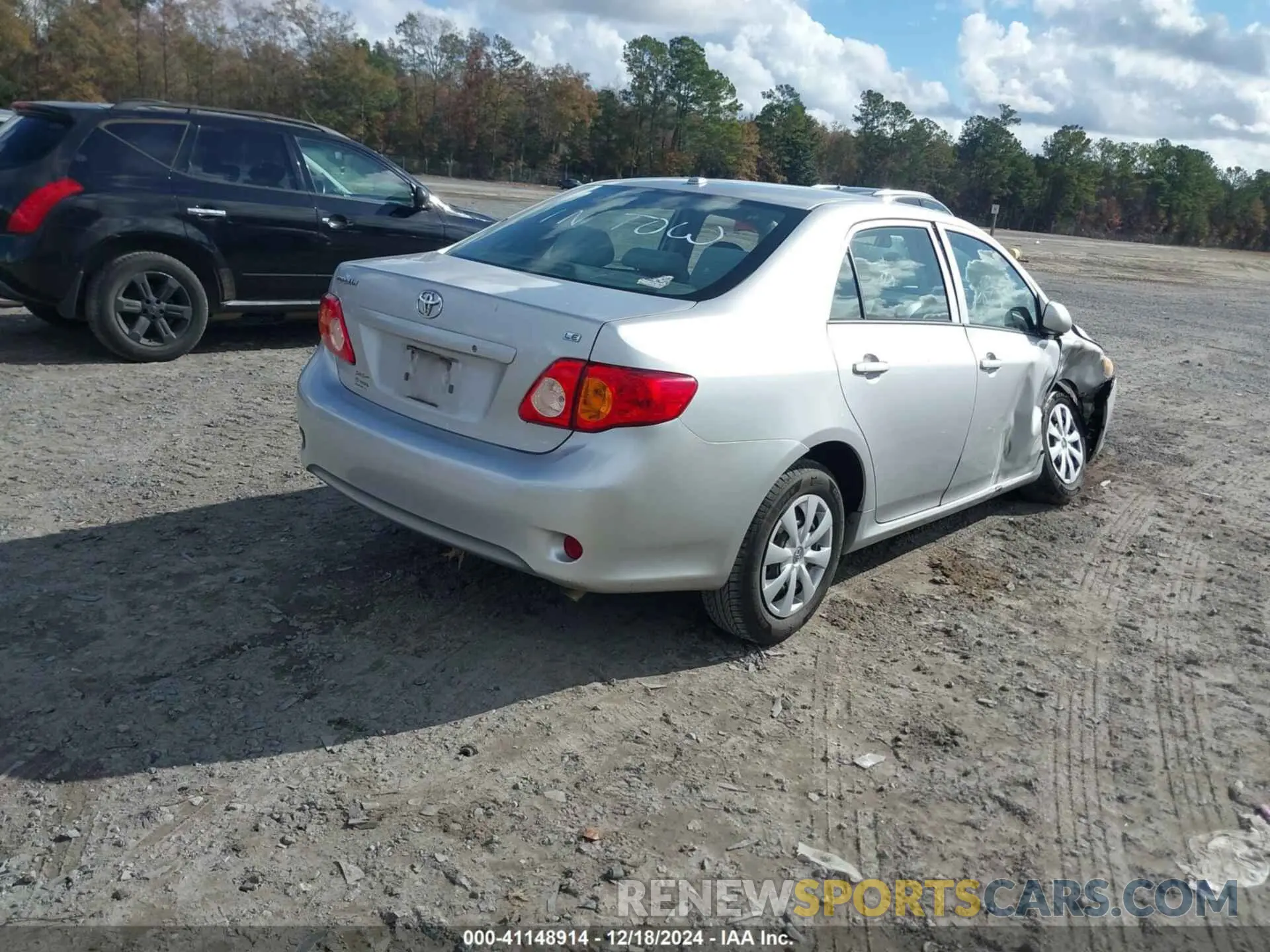 4 Фотография поврежденного автомобиля 1NXBU4EE4AZ300767 TOYOTA COROLLA 2010