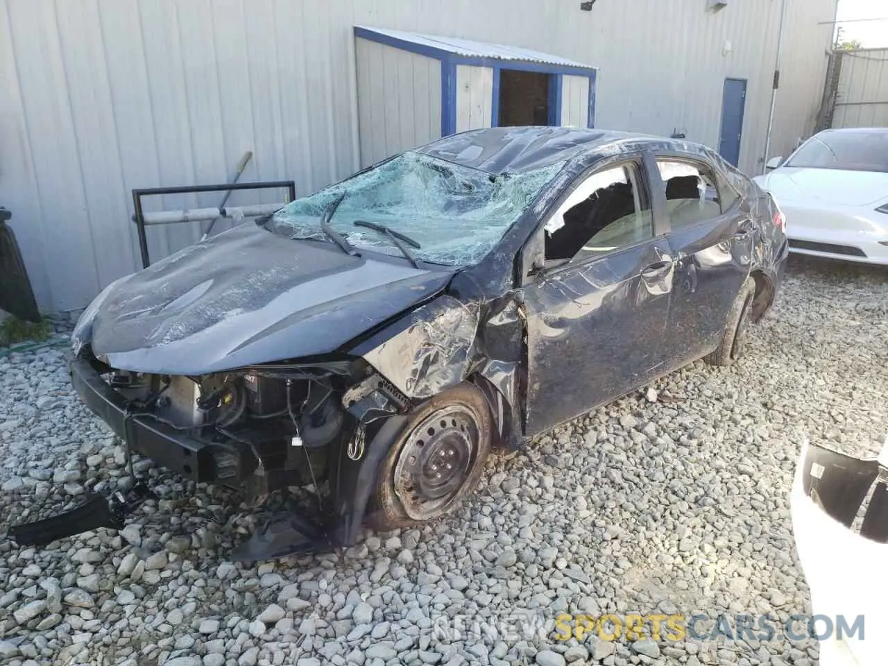 2 Фотография поврежденного автомобиля 2T1BURHE0KC137451 TOYOTA COROLLA 2019