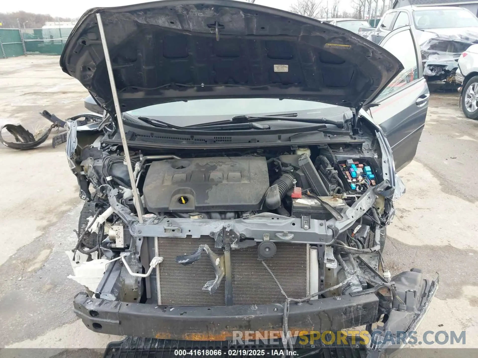 10 Photograph of a damaged car 2T1BURHE0KC141077 TOYOTA COROLLA 2019