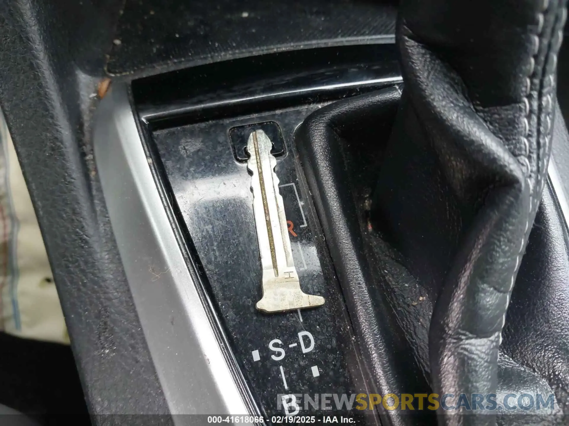 11 Photograph of a damaged car 2T1BURHE0KC141077 TOYOTA COROLLA 2019