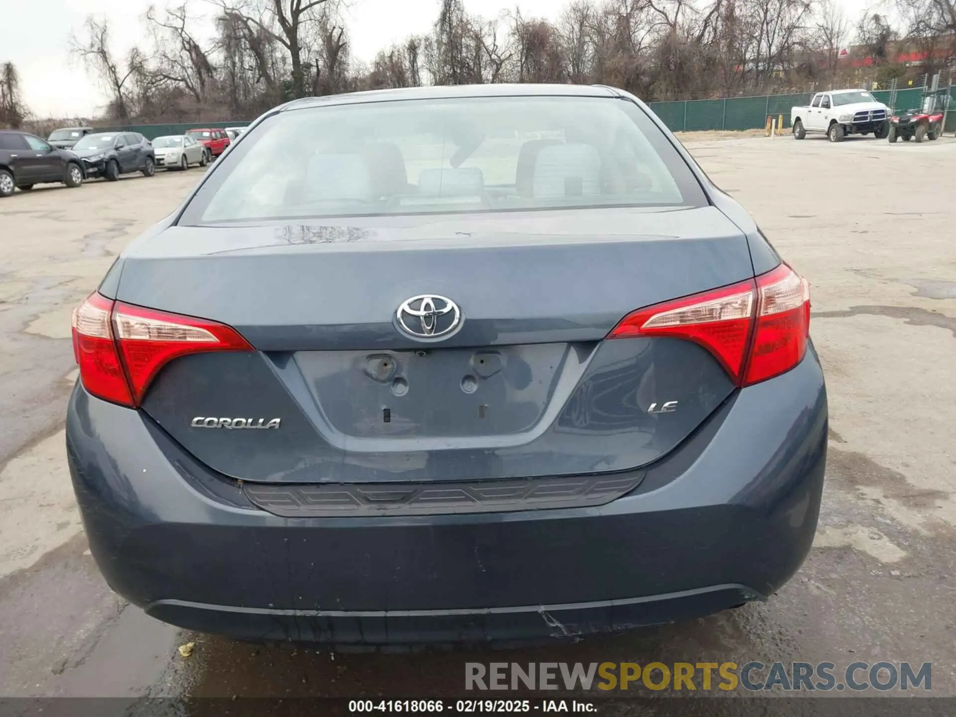17 Photograph of a damaged car 2T1BURHE0KC141077 TOYOTA COROLLA 2019