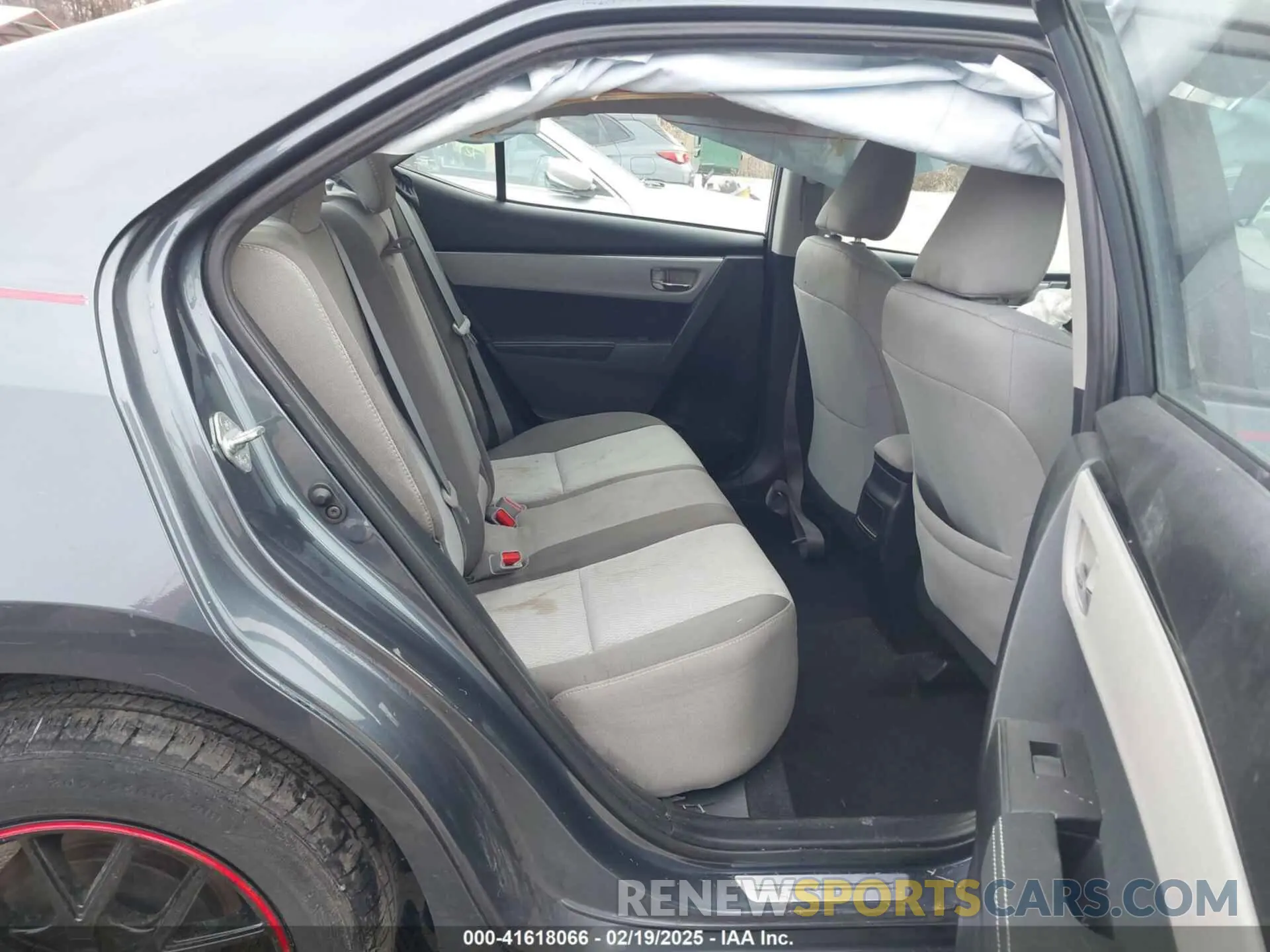 8 Photograph of a damaged car 2T1BURHE0KC141077 TOYOTA COROLLA 2019