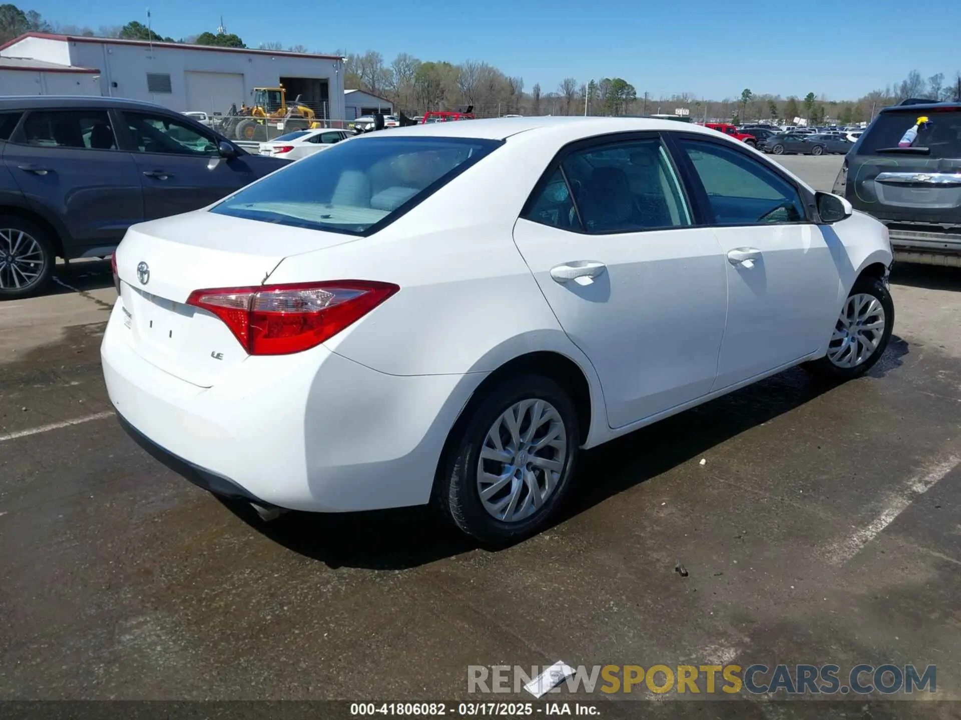 4 Photograph of a damaged car 2T1BURHE0KC143802 TOYOTA COROLLA 2019