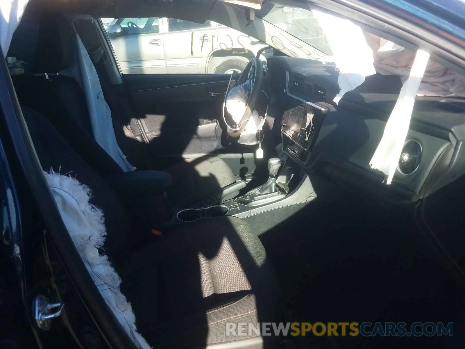 5 Photograph of a damaged car 2T1BURHE0KC154427 TOYOTA COROLLA 2019