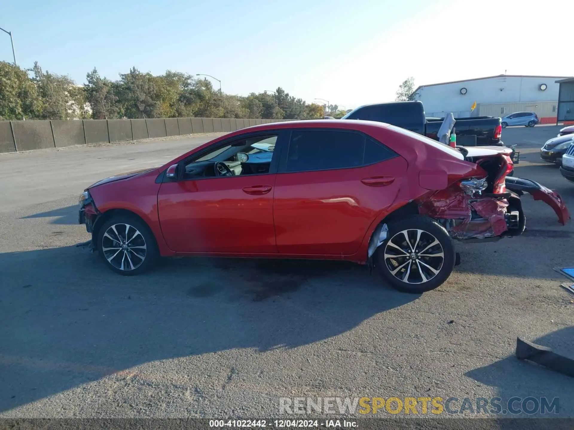 15 Photograph of a damaged car 2T1BURHE0KC158977 TOYOTA COROLLA 2019