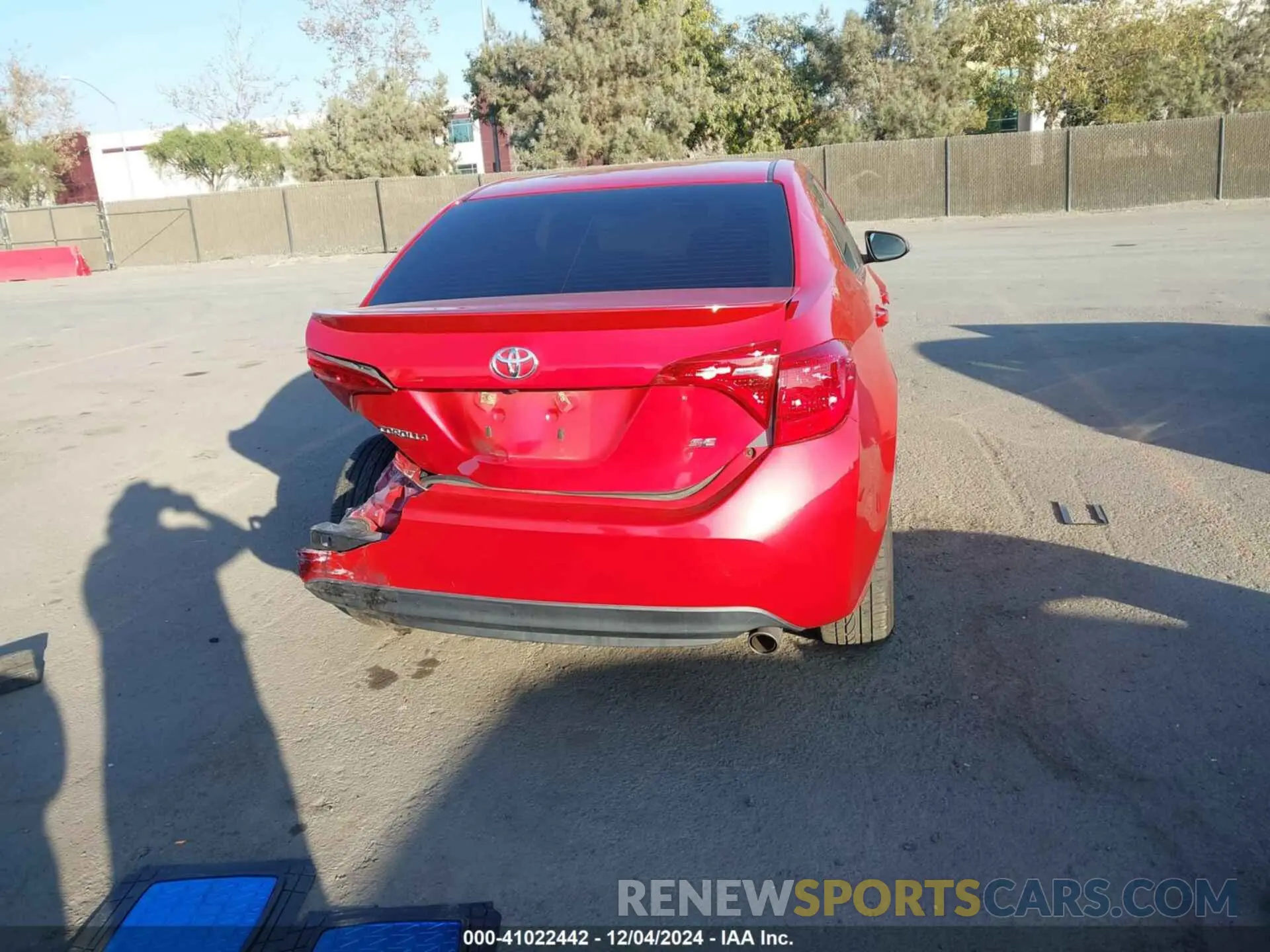 17 Photograph of a damaged car 2T1BURHE0KC158977 TOYOTA COROLLA 2019