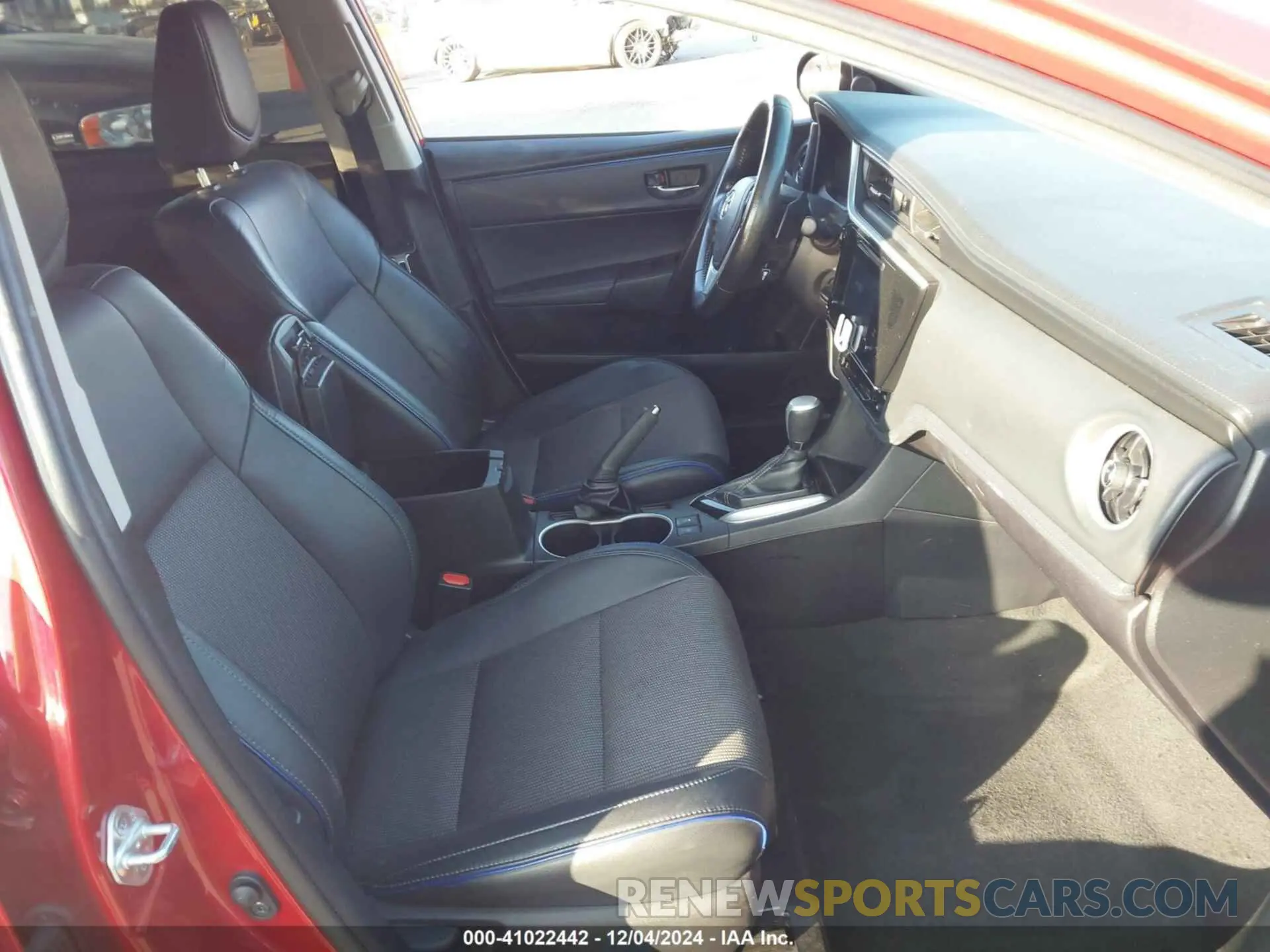 5 Photograph of a damaged car 2T1BURHE0KC158977 TOYOTA COROLLA 2019