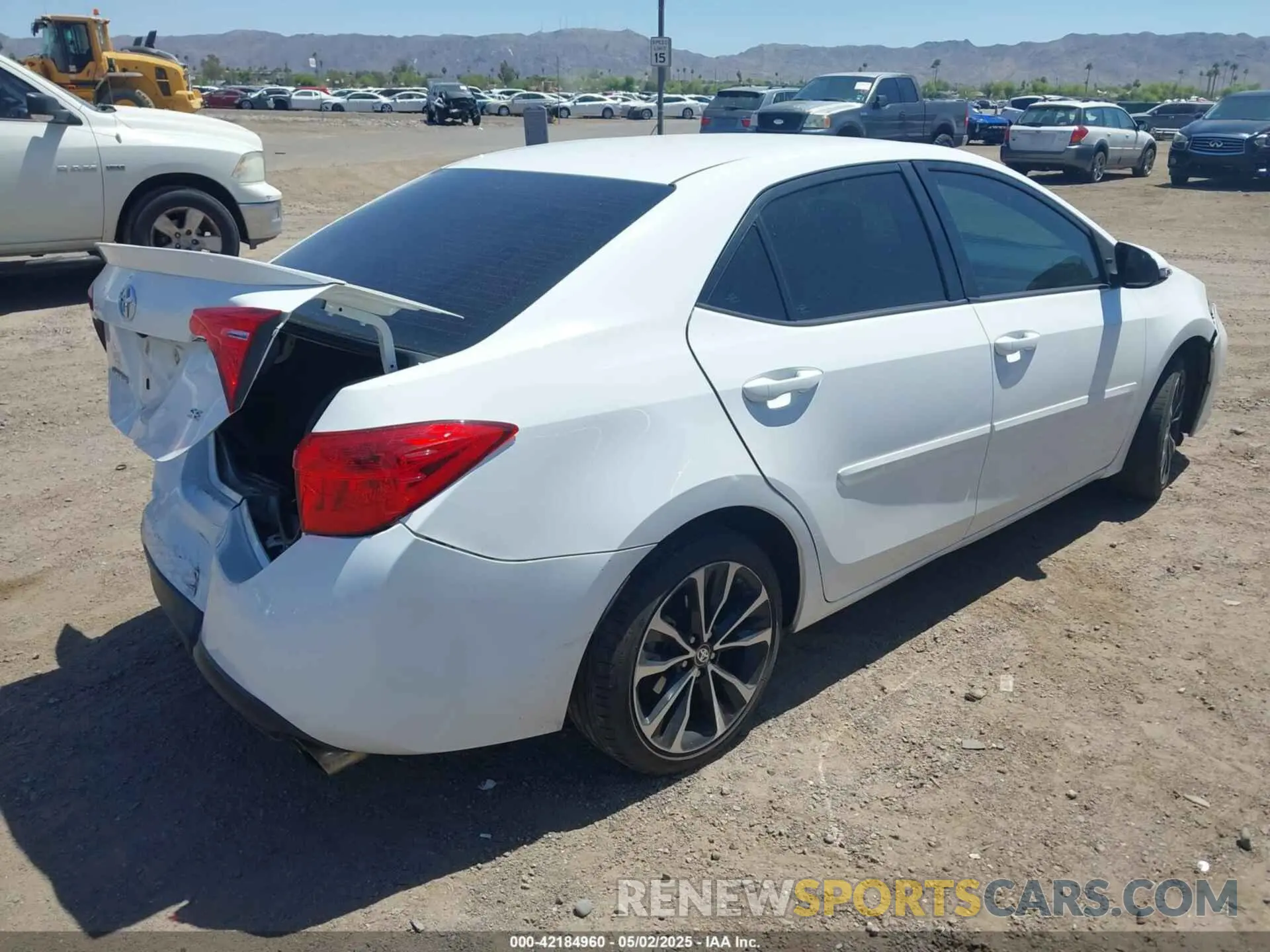 4 Photograph of a damaged car 2T1BURHE0KC159529 TOYOTA COROLLA 2019