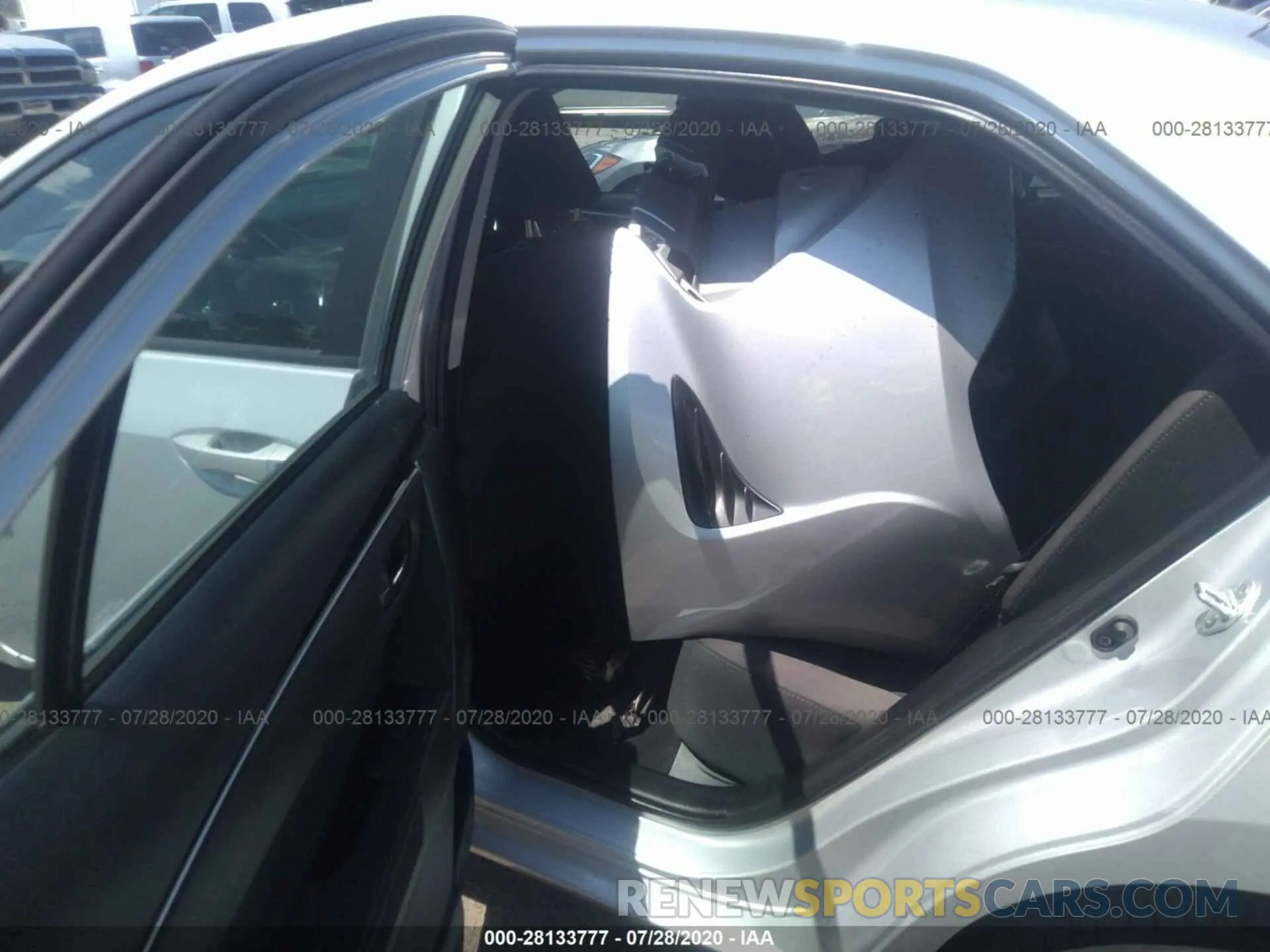 8 Photograph of a damaged car 2T1BURHE0KC169557 TOYOTA COROLLA 2019