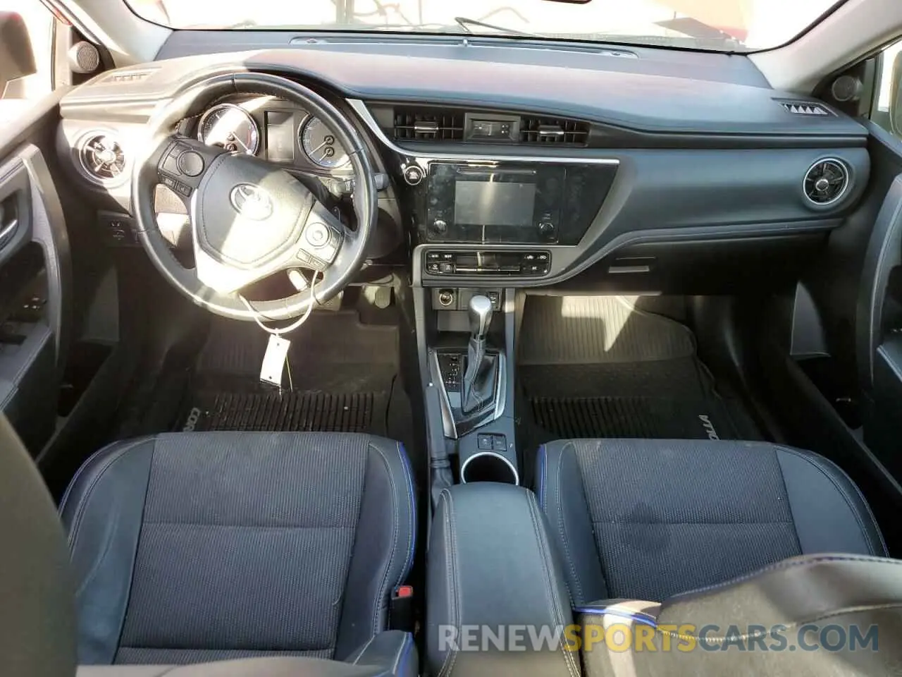 8 Photograph of a damaged car 2T1BURHE0KC175360 TOYOTA COROLLA 2019