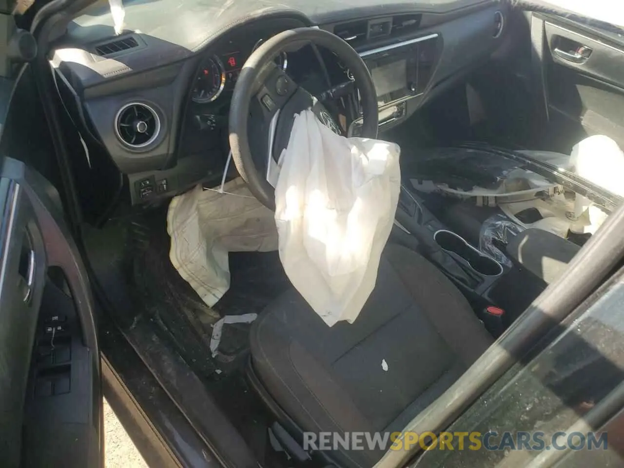 8 Photograph of a damaged car 2T1BURHE0KC192773 TOYOTA COROLLA 2019
