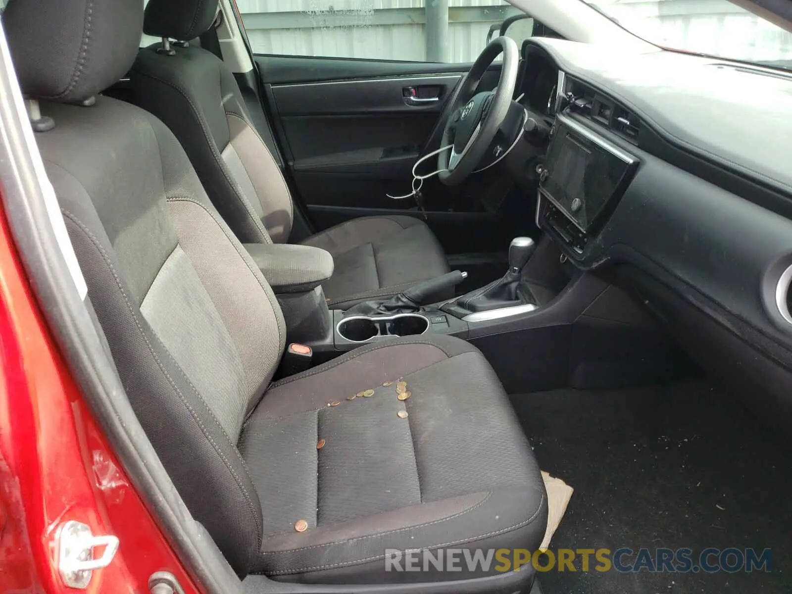 5 Photograph of a damaged car 2T1BURHE0KC199111 TOYOTA COROLLA 2019