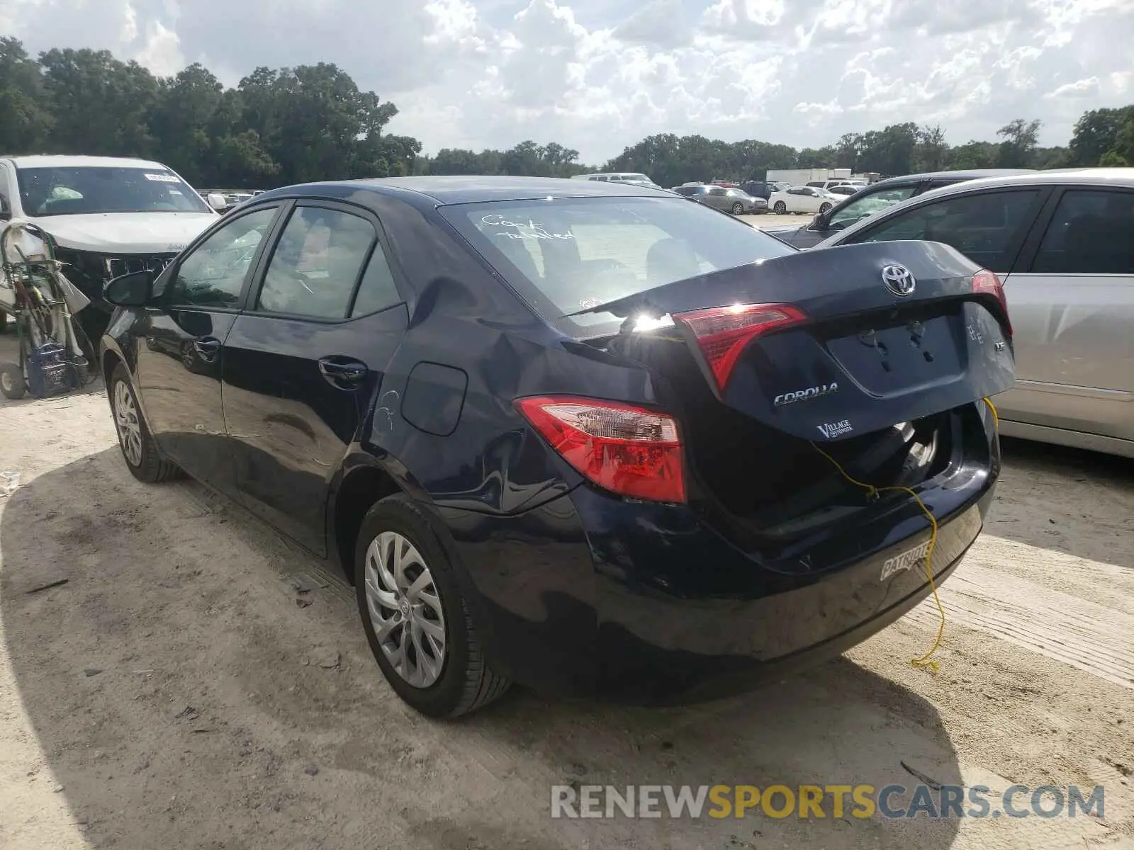 3 Photograph of a damaged car 2T1BURHE0KC202640 TOYOTA COROLLA 2019
