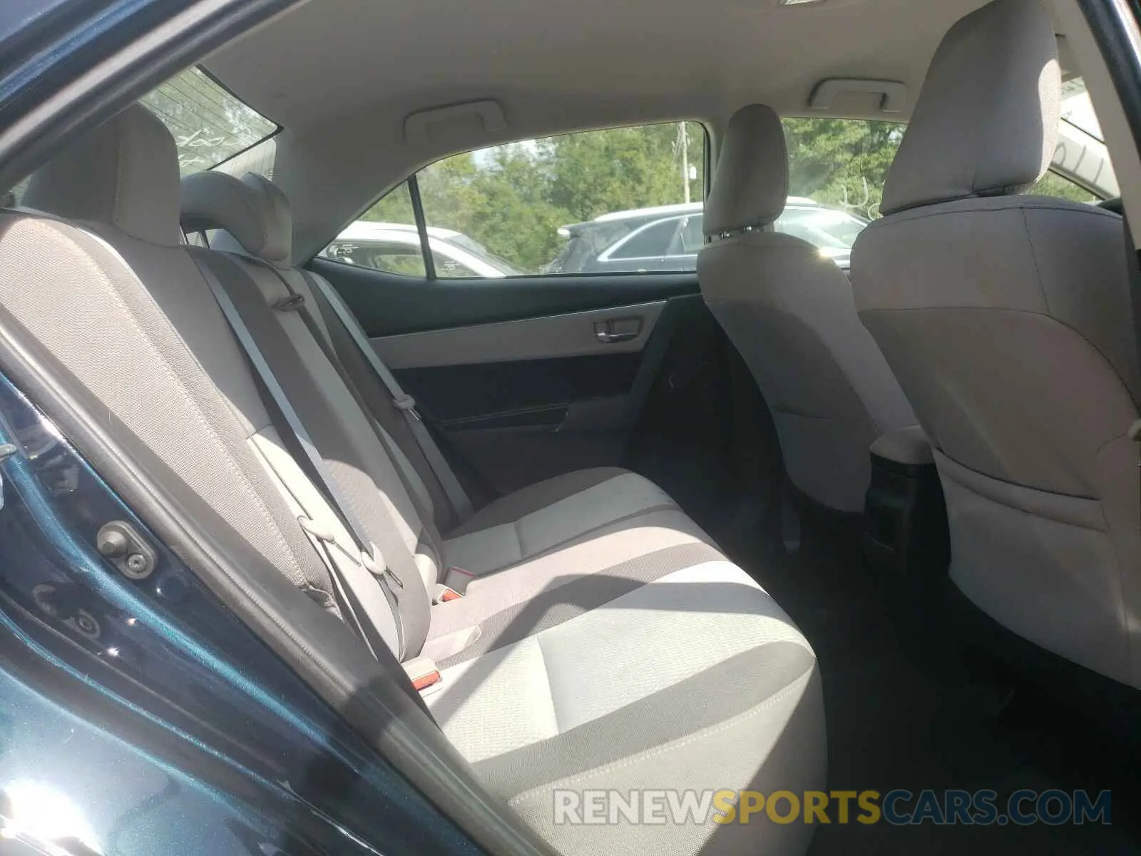 6 Photograph of a damaged car 2T1BURHE0KC202640 TOYOTA COROLLA 2019