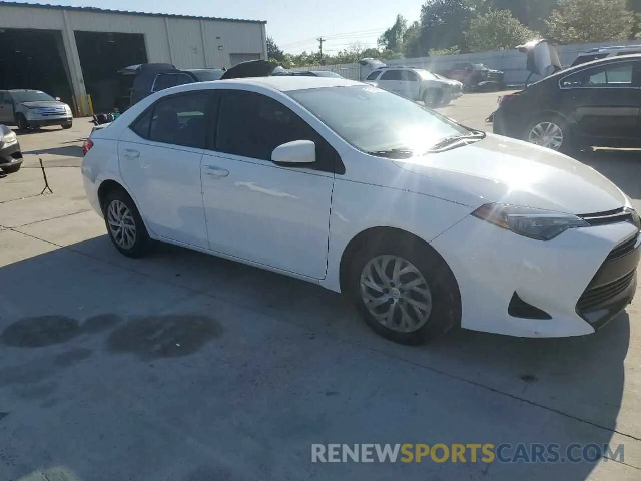 4 Photograph of a damaged car 2T1BURHE0KC204145 TOYOTA COROLLA 2019