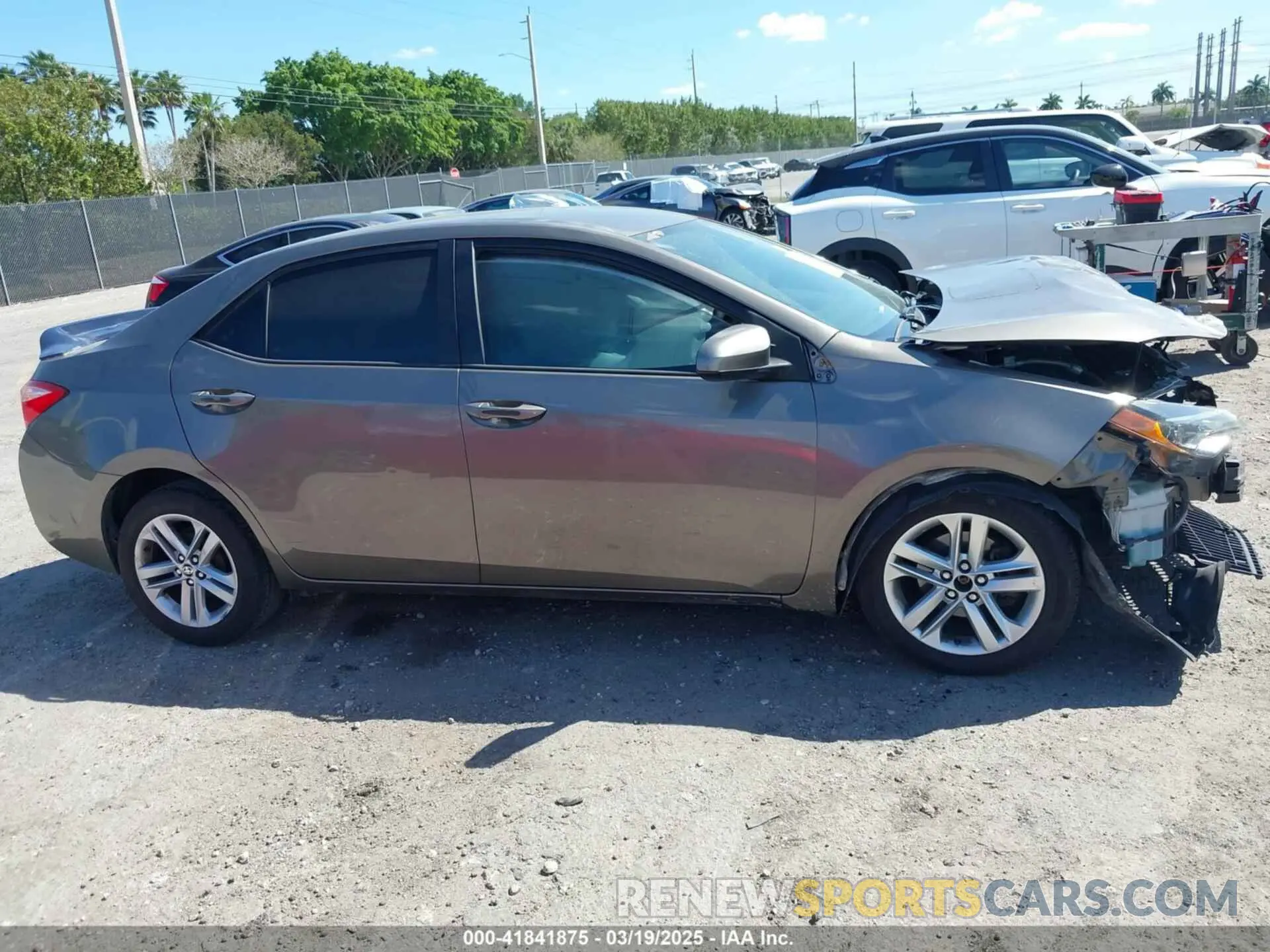 14 Photograph of a damaged car 2T1BURHE0KC204159 TOYOTA COROLLA 2019