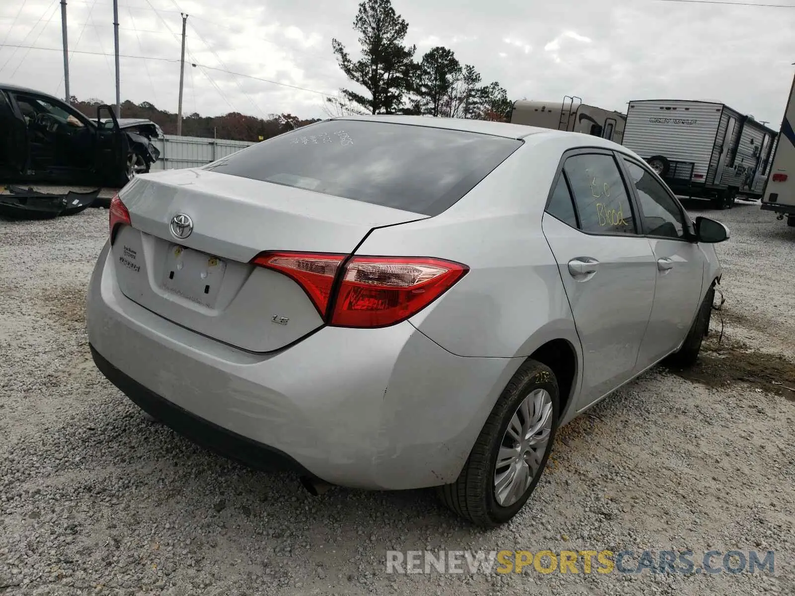 4 Photograph of a damaged car 2T1BURHE0KC207806 TOYOTA COROLLA 2019