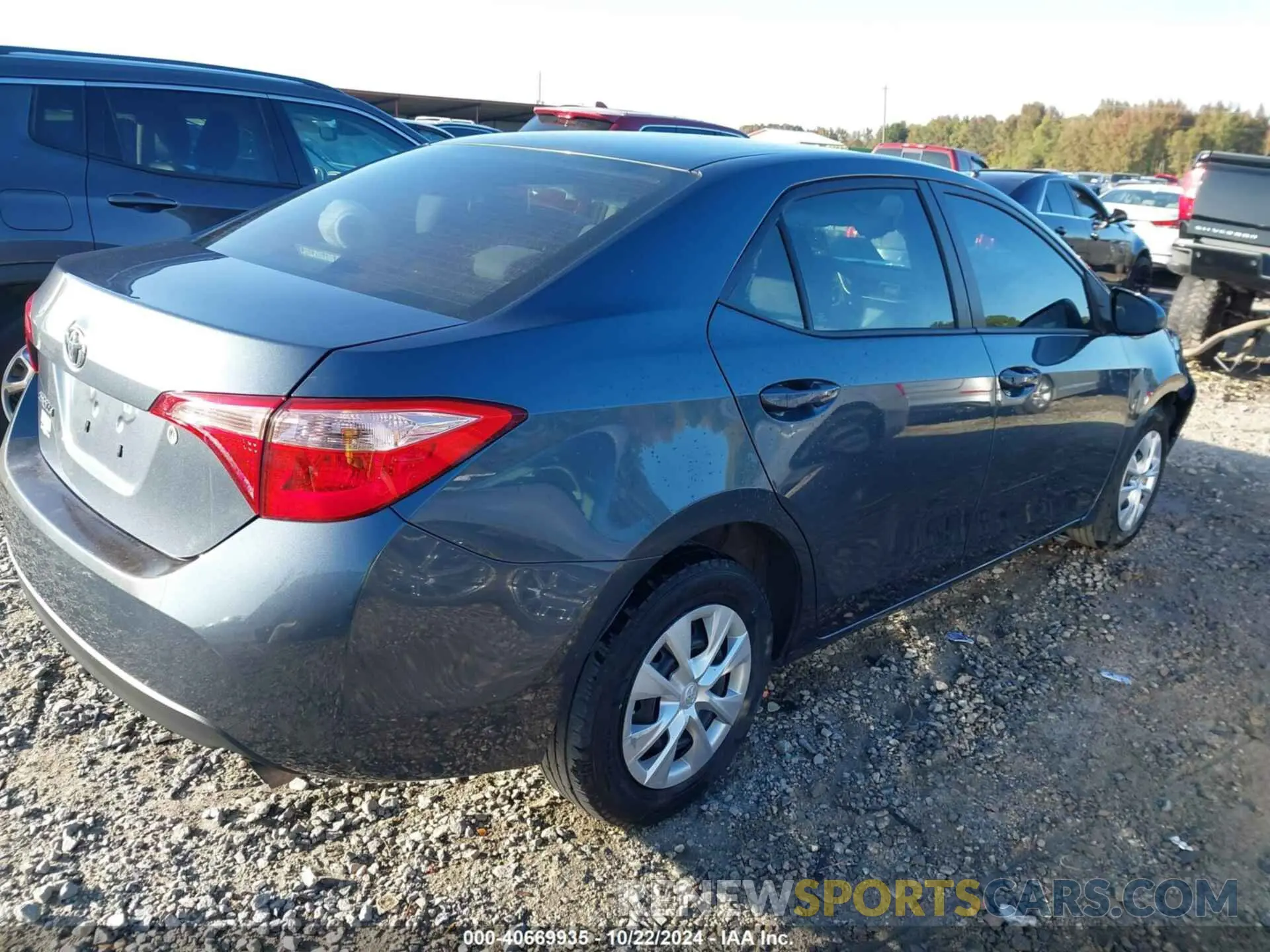 4 Photograph of a damaged car 2T1BURHE0KC217669 TOYOTA COROLLA 2019