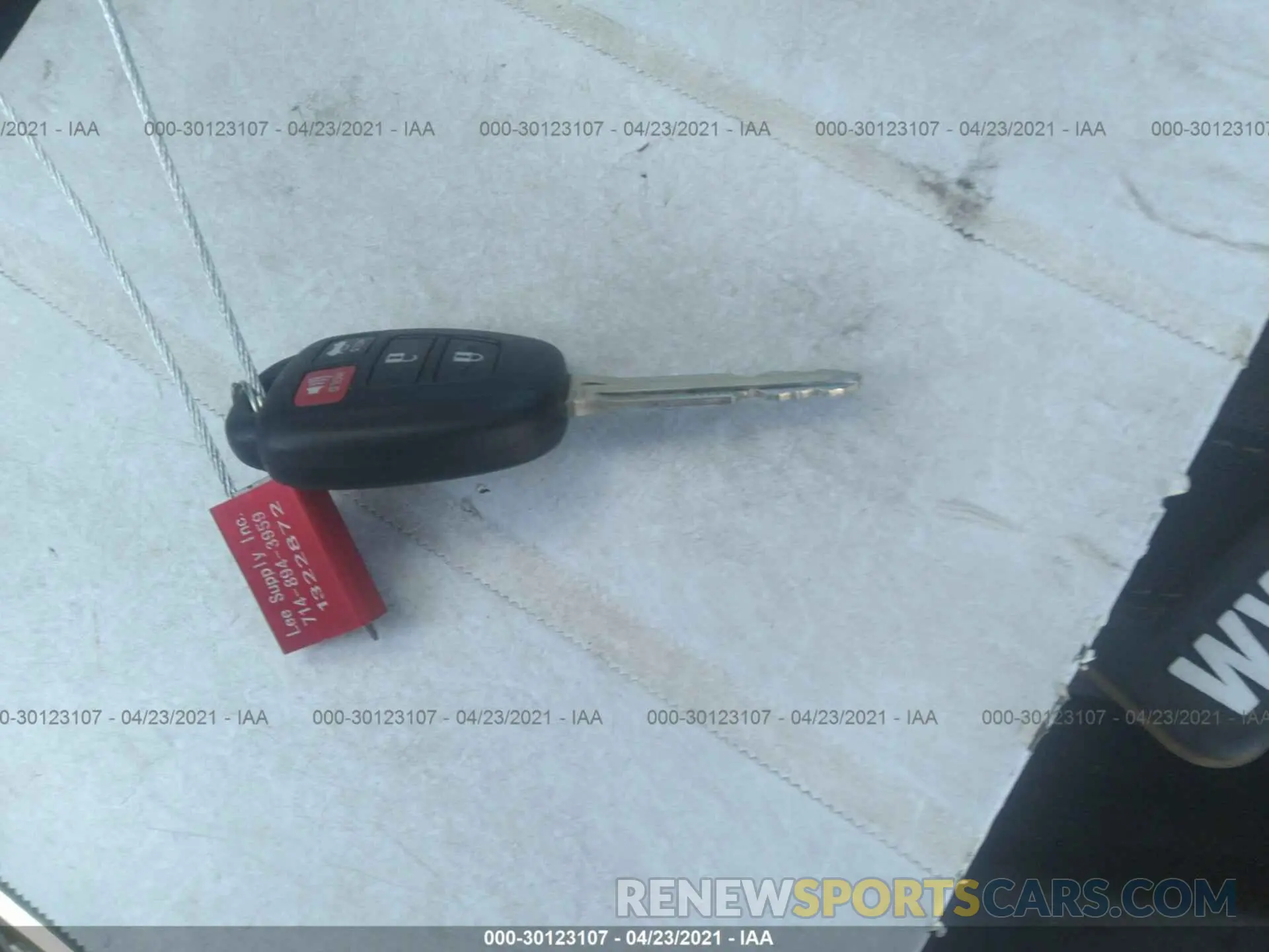 11 Photograph of a damaged car 2T1BURHE0KC218028 TOYOTA COROLLA 2019