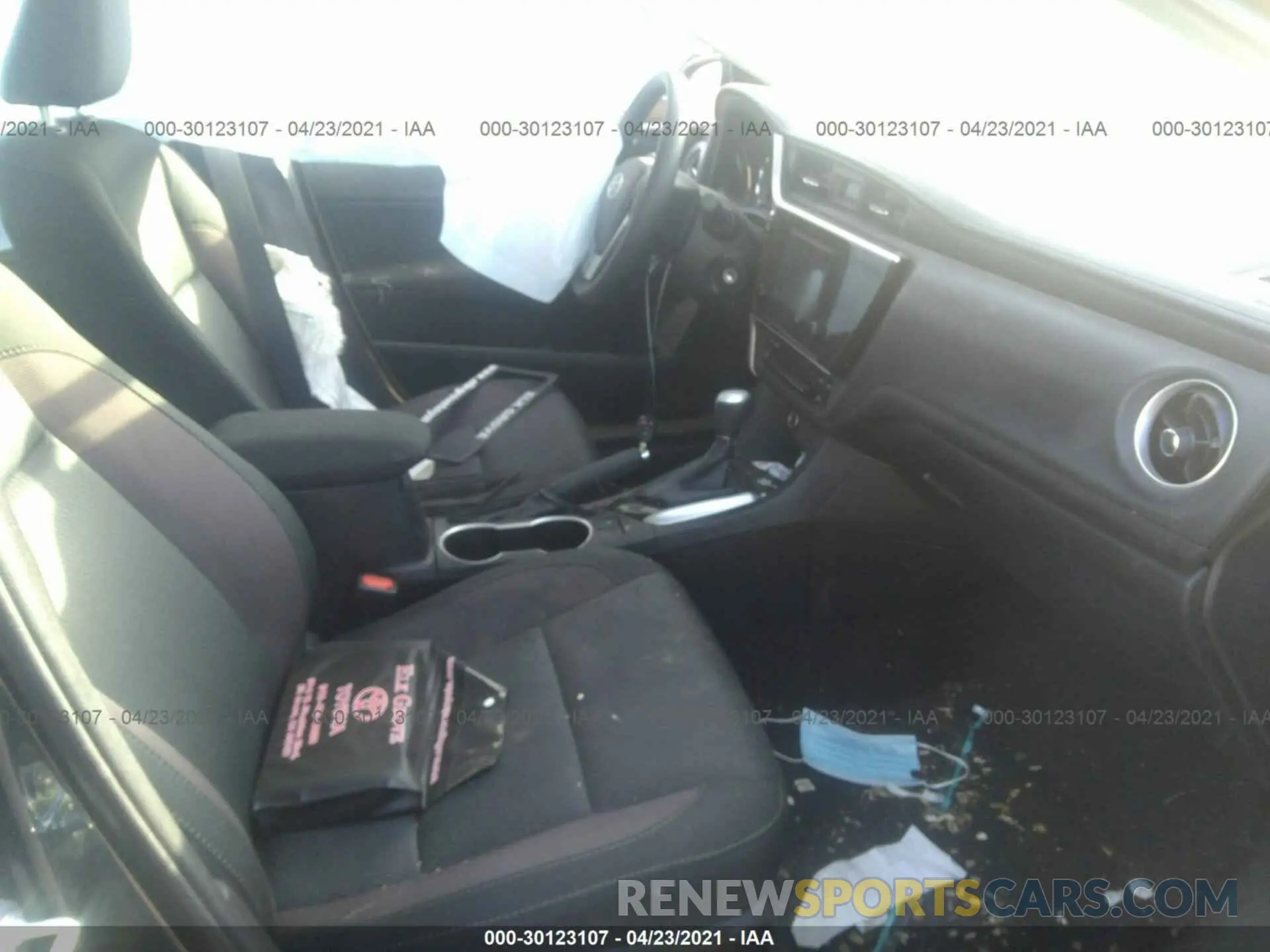 5 Photograph of a damaged car 2T1BURHE0KC218028 TOYOTA COROLLA 2019