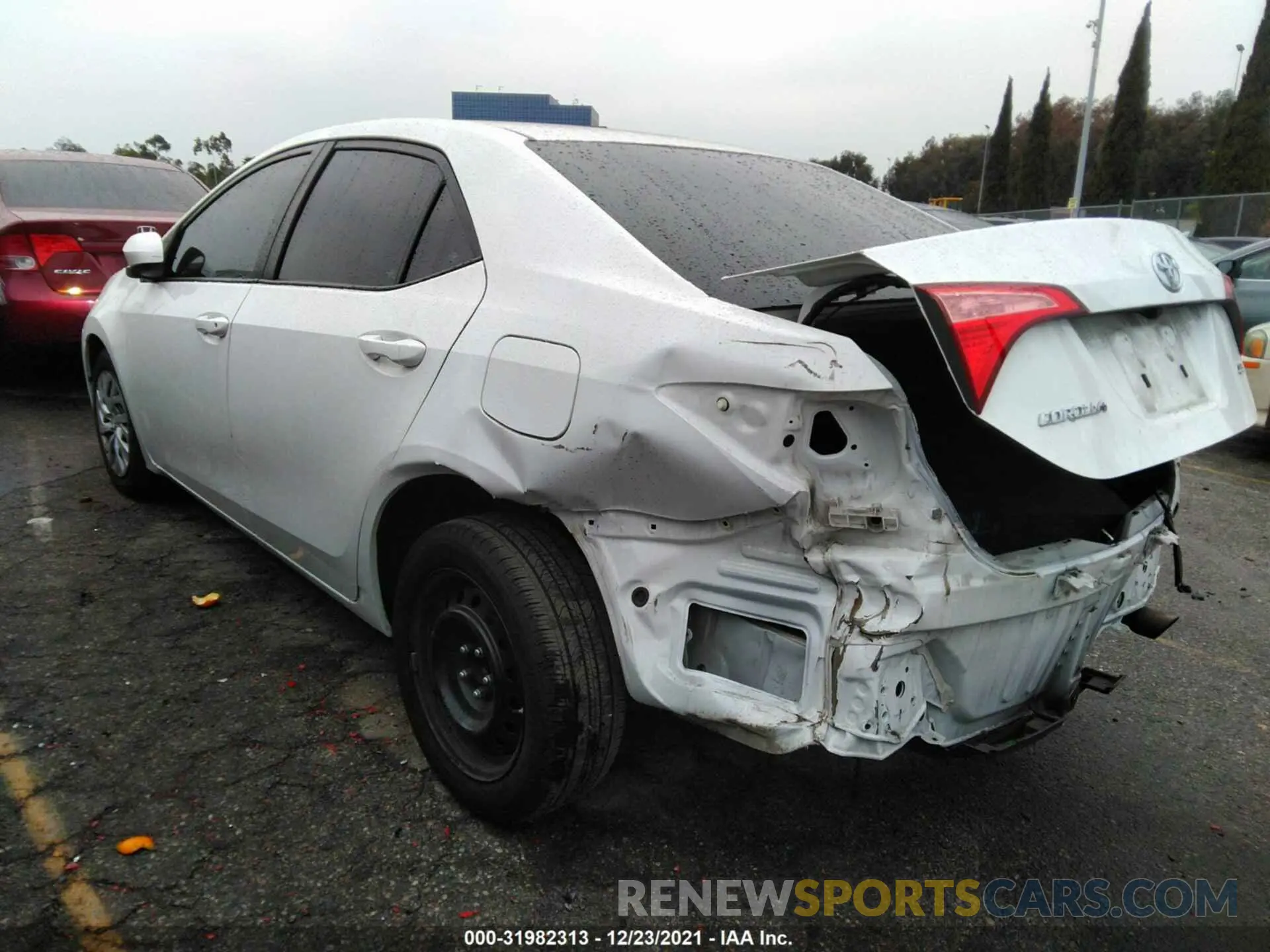 3 Photograph of a damaged car 2T1BURHE0KC232687 TOYOTA COROLLA 2019