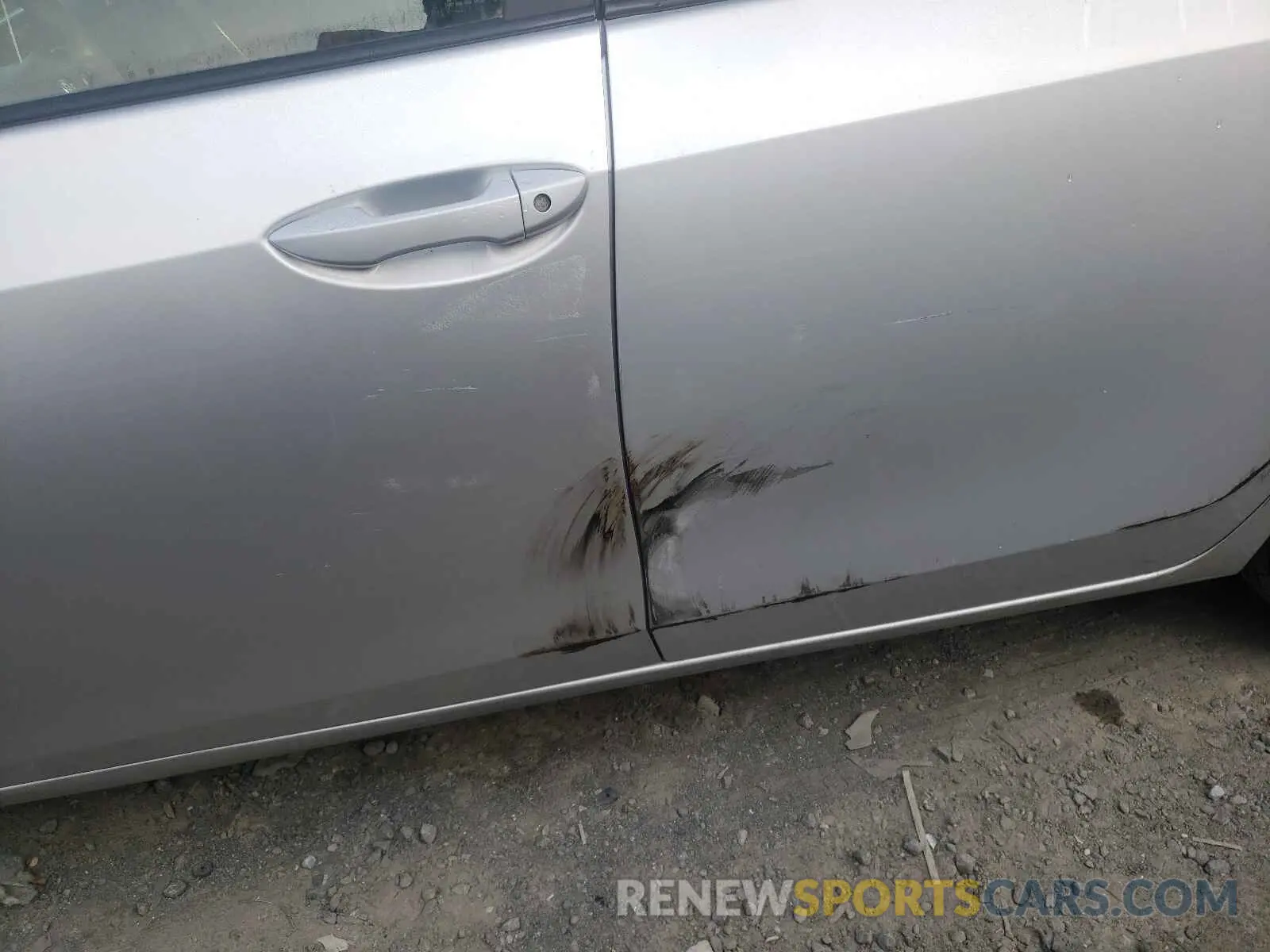 9 Photograph of a damaged car 2T1BURHE0KC238649 TOYOTA COROLLA 2019