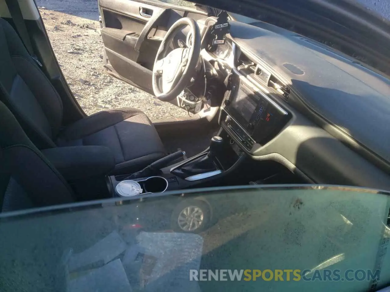 5 Photograph of a damaged car 2T1BURHE0KC240840 TOYOTA COROLLA 2019