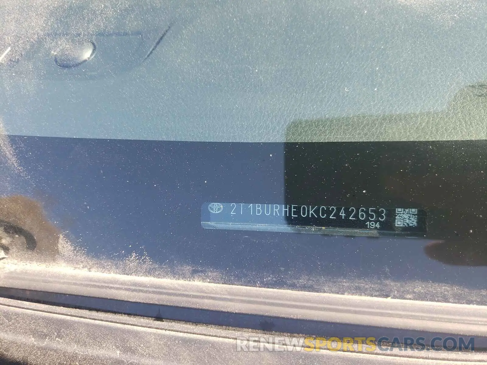 10 Photograph of a damaged car 2T1BURHE0KC242653 TOYOTA COROLLA 2019