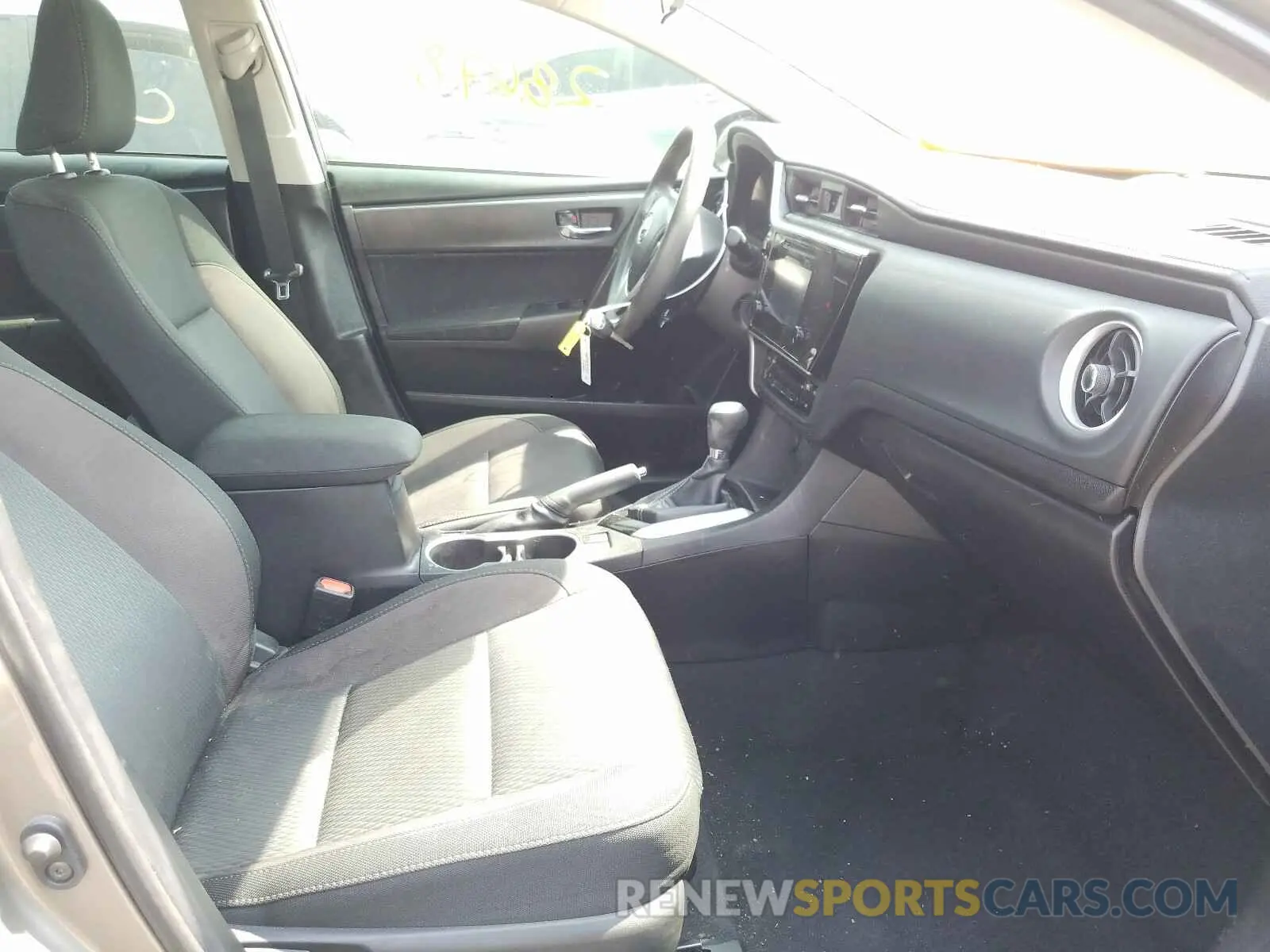 5 Photograph of a damaged car 2T1BURHE0KC244080 TOYOTA COROLLA 2019