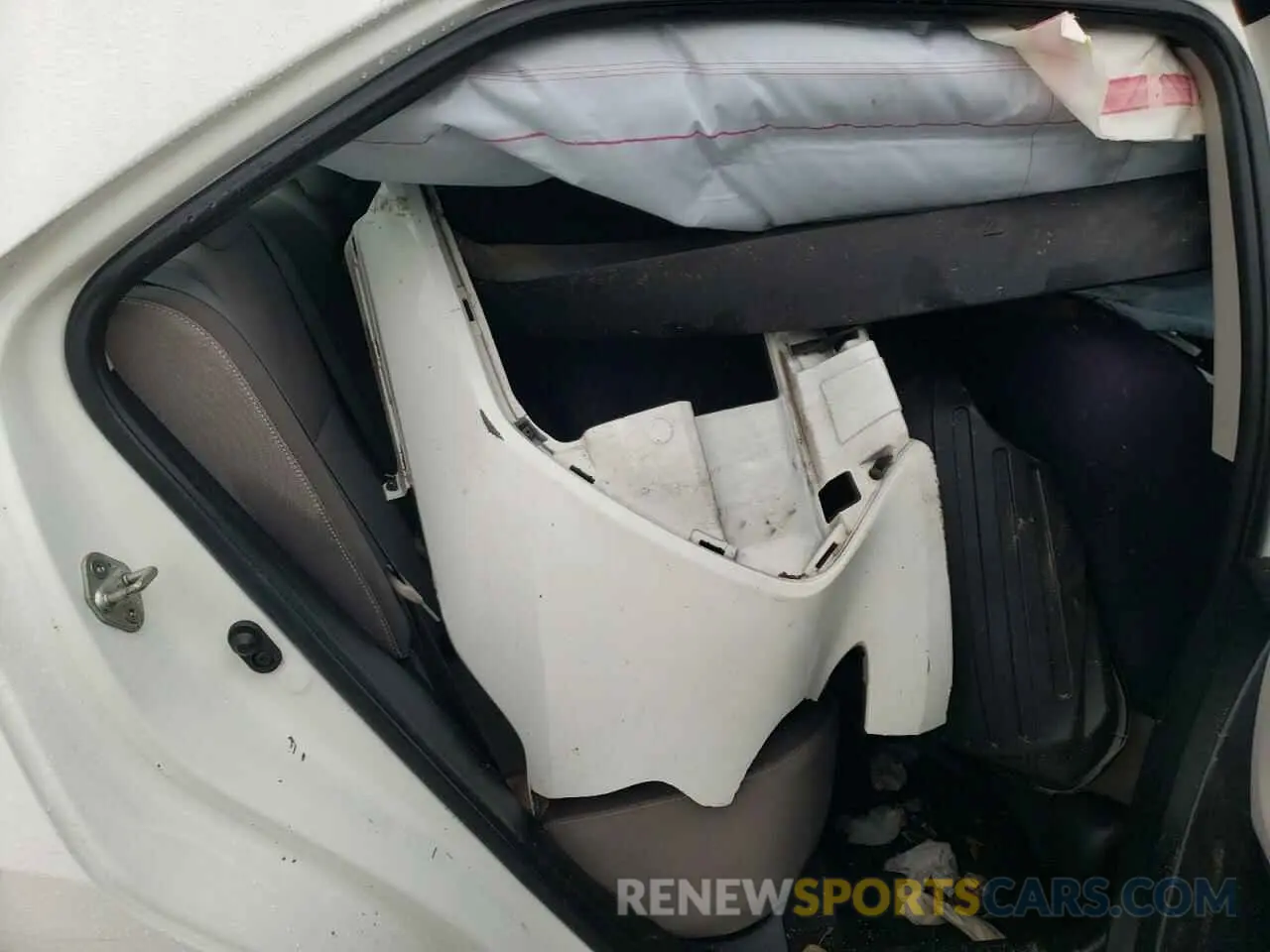 10 Photograph of a damaged car 2T1BURHE1KC127043 TOYOTA COROLLA 2019