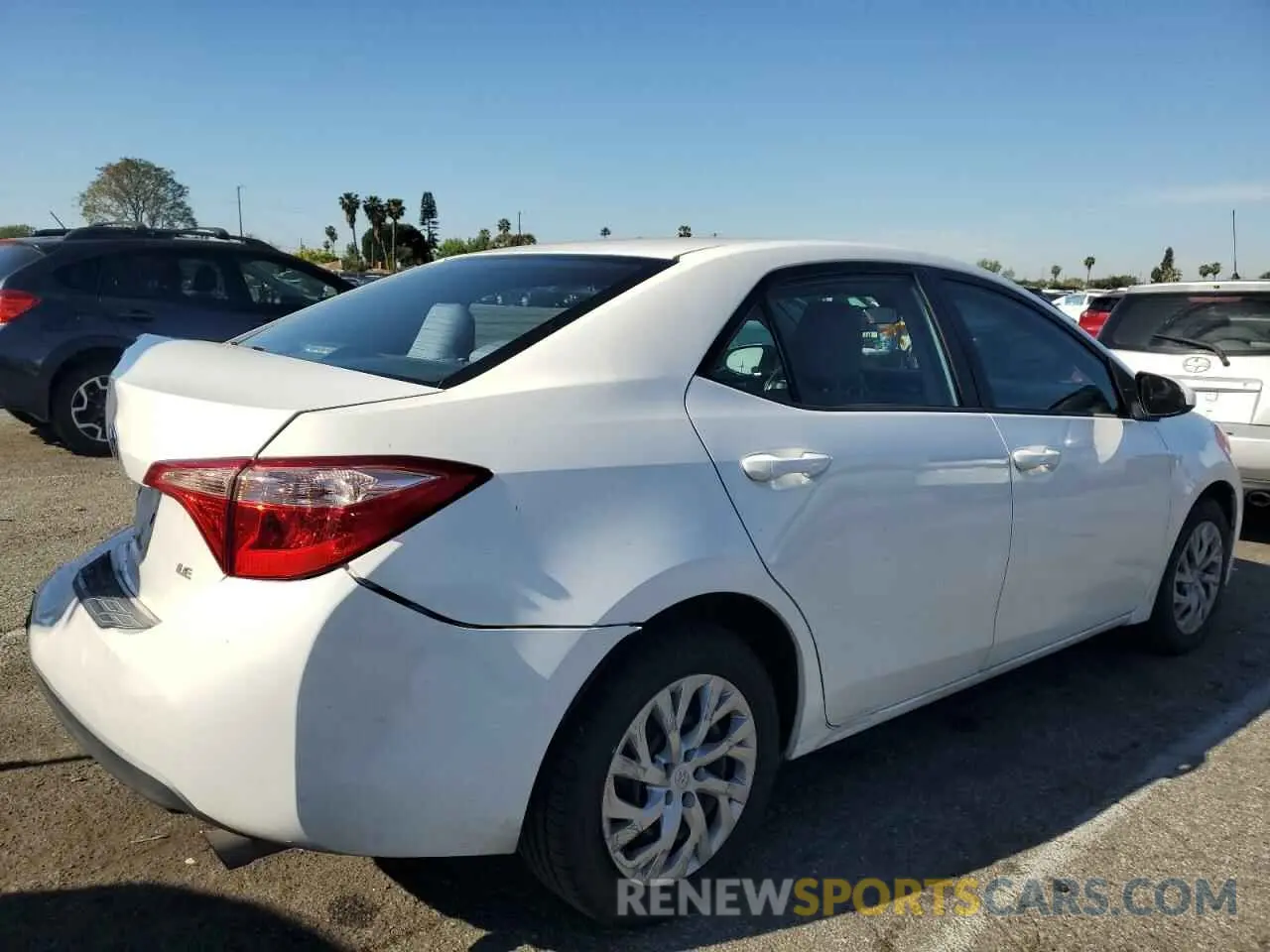 3 Photograph of a damaged car 2T1BURHE1KC127320 TOYOTA COROLLA 2019