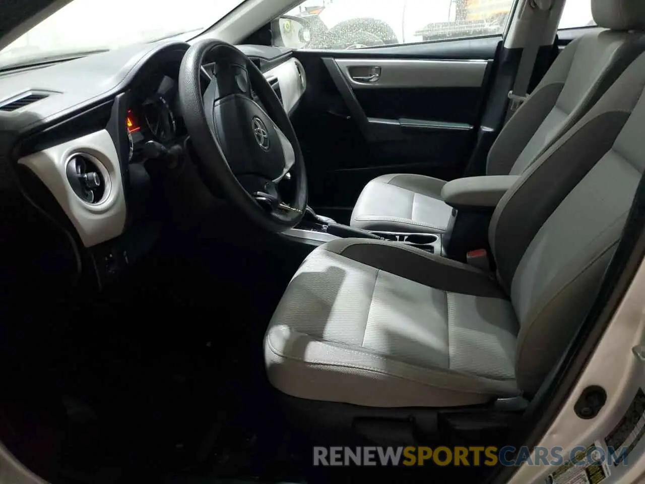 7 Photograph of a damaged car 2T1BURHE1KC133523 TOYOTA COROLLA 2019