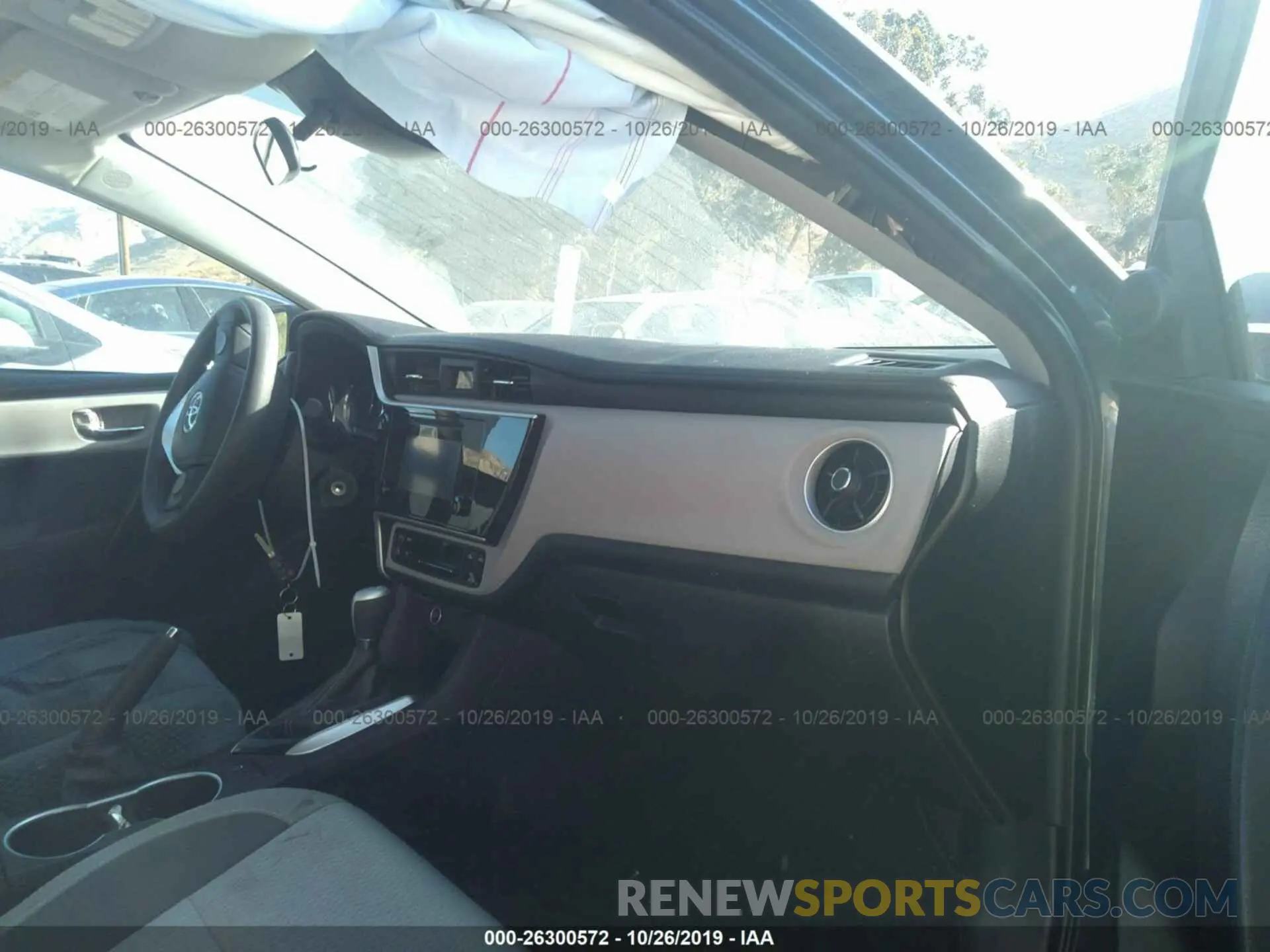 5 Photograph of a damaged car 2T1BURHE1KC158602 TOYOTA COROLLA 2019